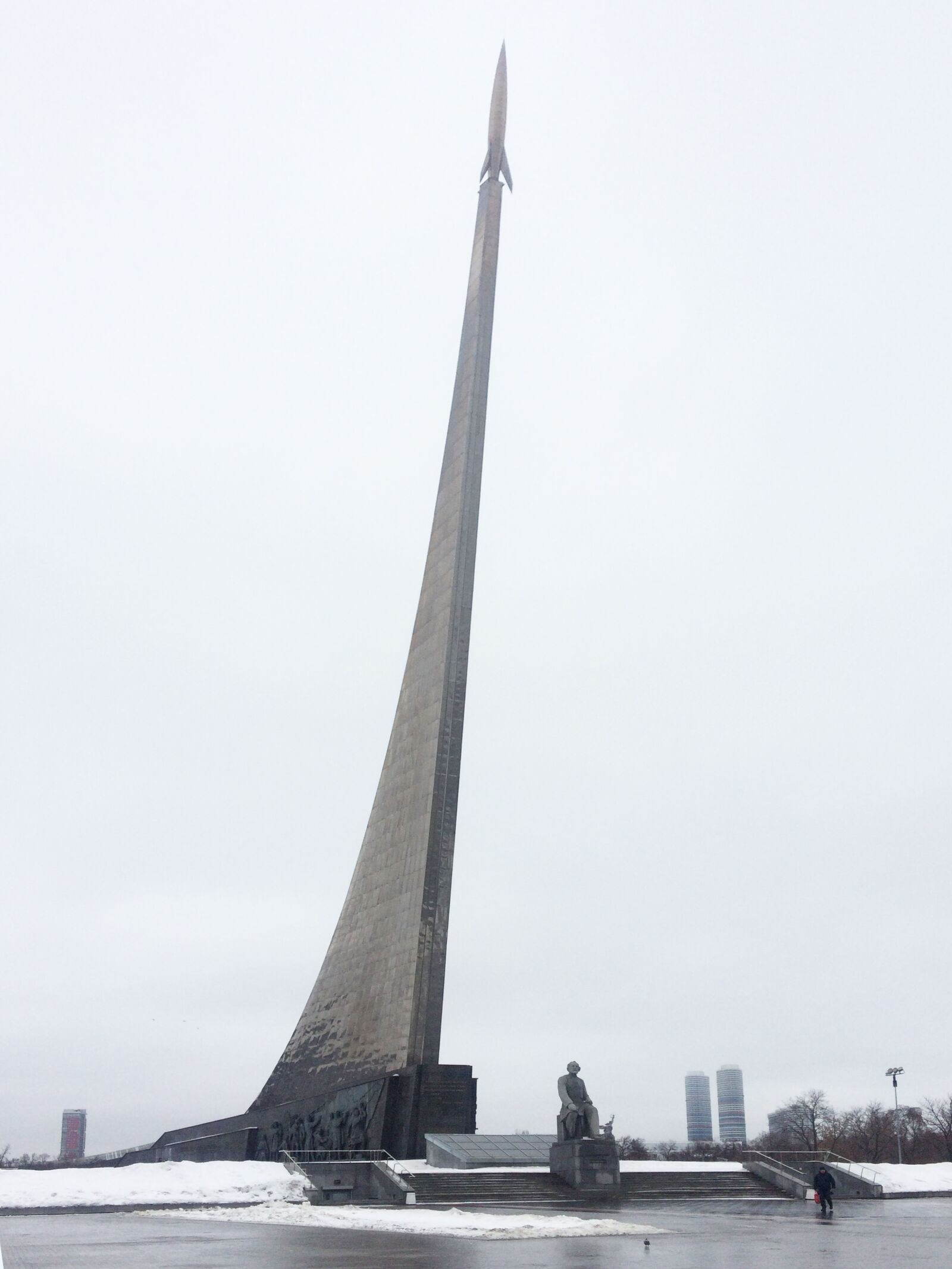 iPhone 5s back camera 4.15mm f/2.2 sample photo. Monument, russian, russia photography
