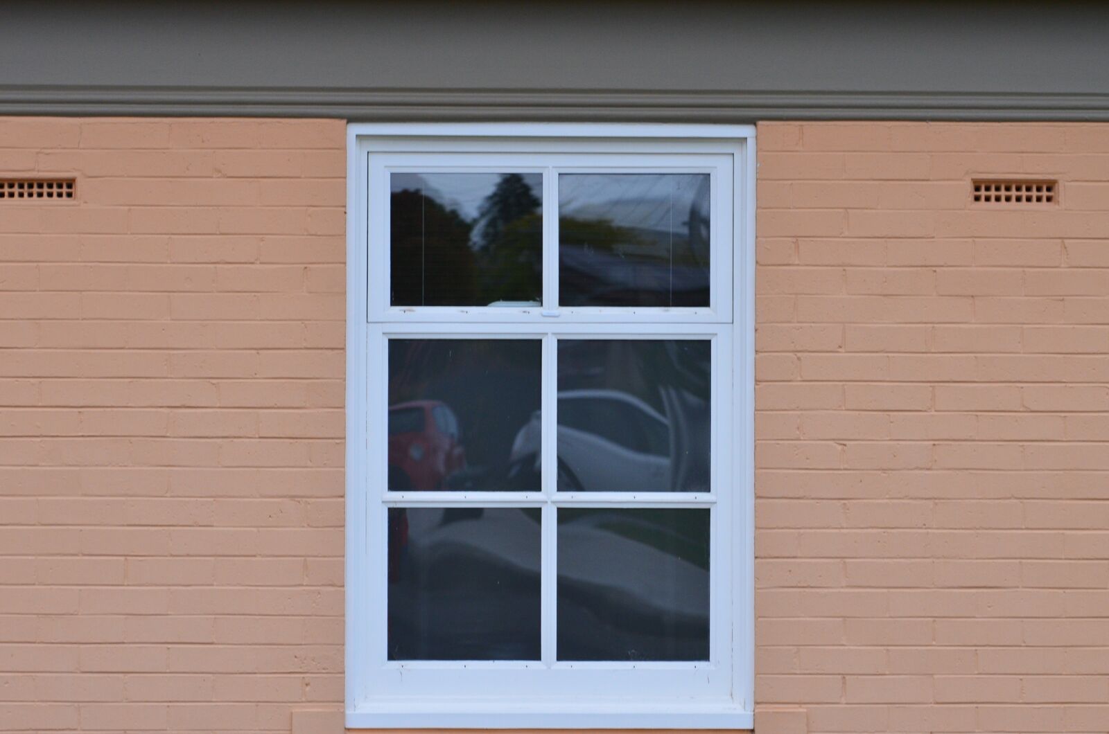 Nikon D7000 sample photo. Window, wall, red photography
