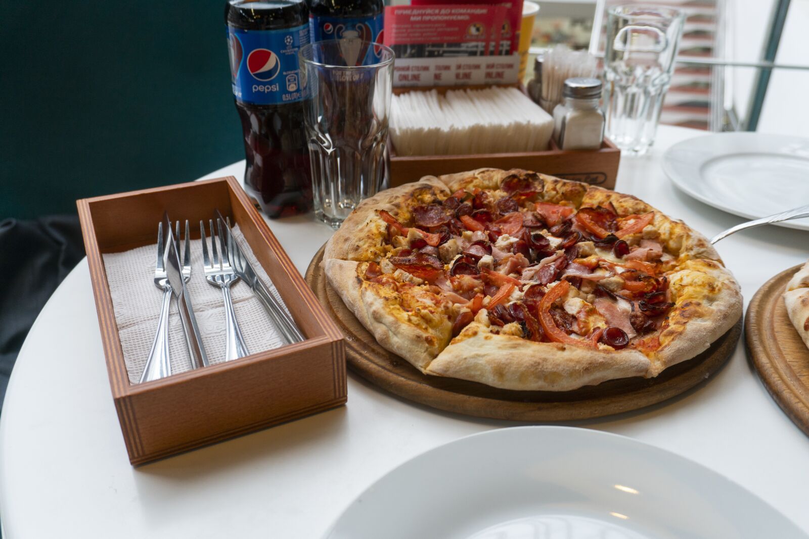 Sony a6300 sample photo. Pizza, tasty, dinner photography