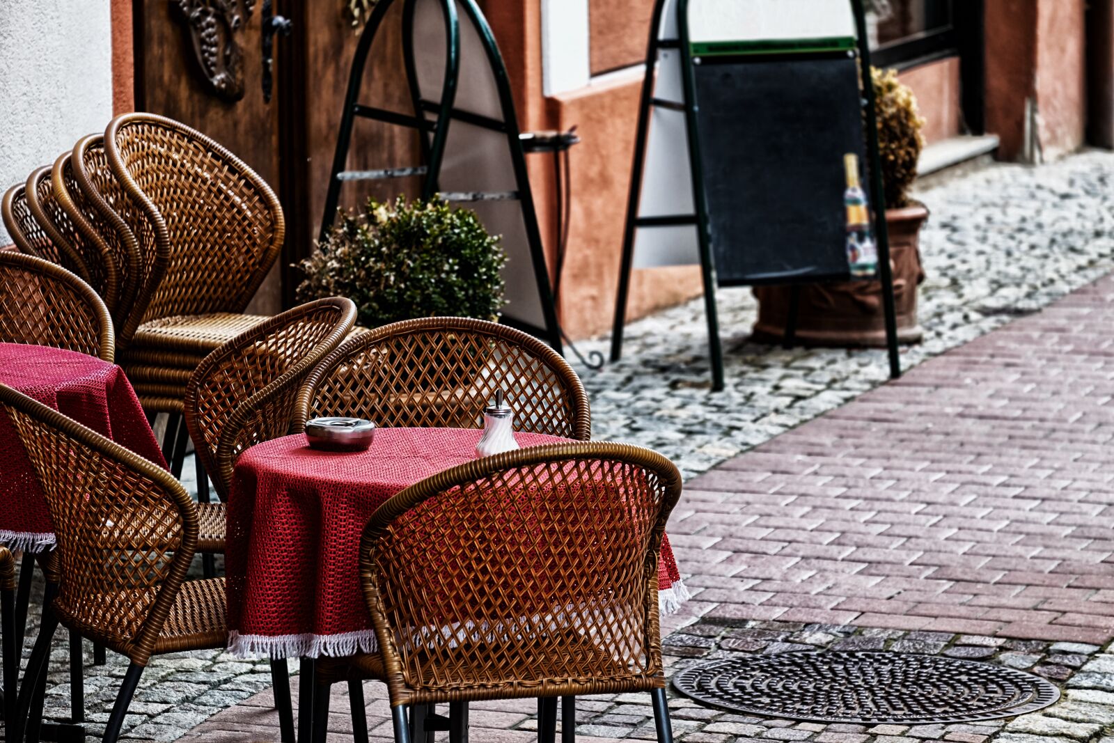 Fujifilm XF 55-200mm F3.5-4.8 R LM OIS sample photo. Street coffee, sankt blasien photography