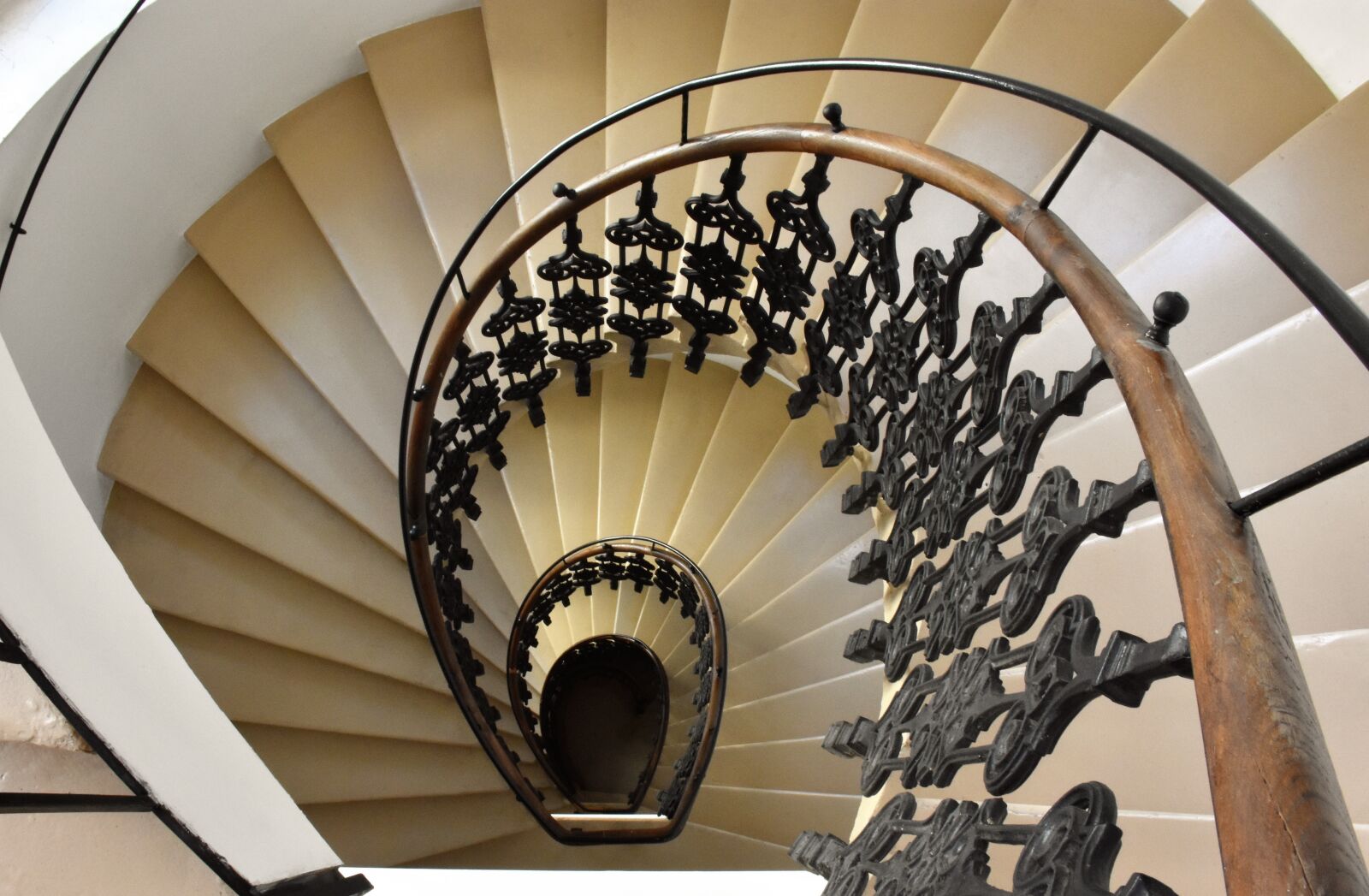 Nikon D7200 sample photo. Staircase, railing, biedermeier photography