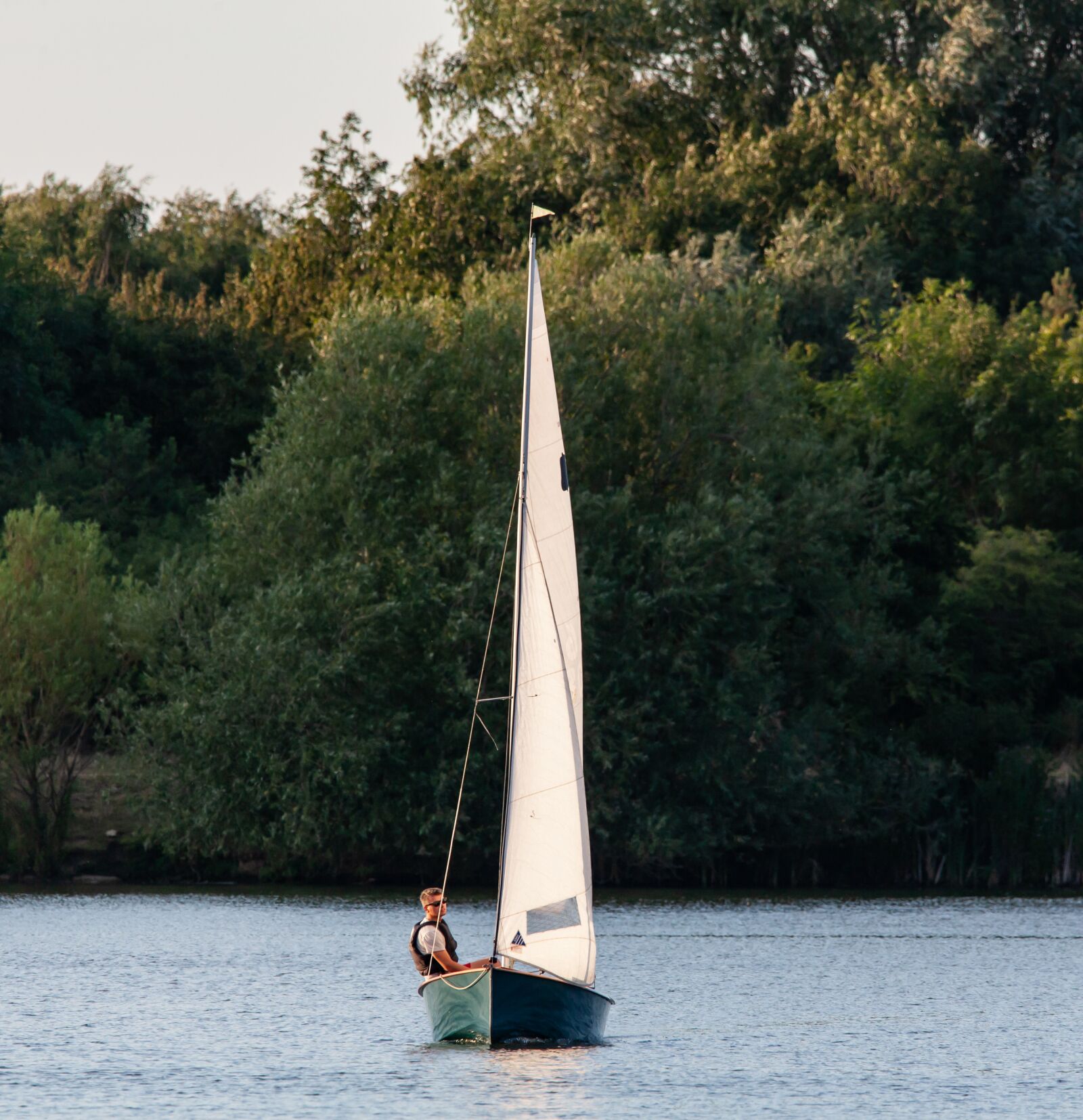 150-600mm F5-6.3 DG OS HSM | Contemporary 015 sample photo. Small boat, single crew photography