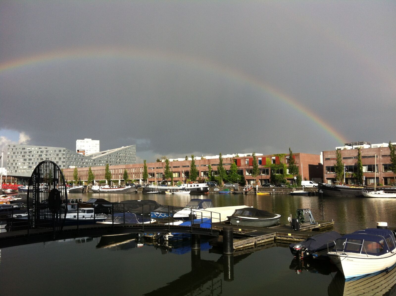 Apple iPhone 4 sample photo. Amsterdam, traces burg, rainbow photography