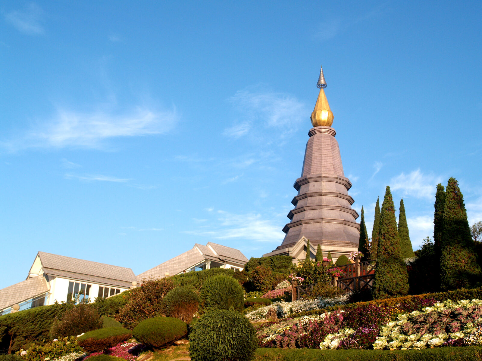Olympus E-300 (EVOLT E-300) sample photo. Architecture, asia, buddhist, building photography