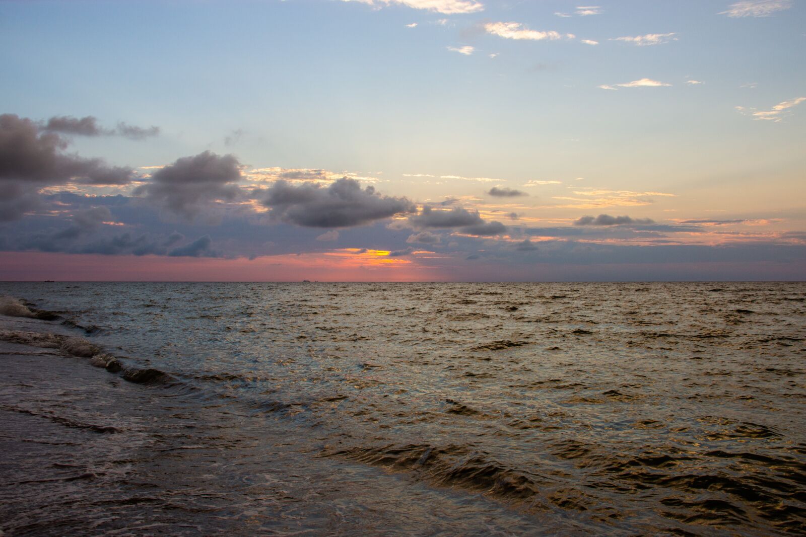 Canon EOS 600D (Rebel EOS T3i / EOS Kiss X5) sample photo. Sea, beach, summer photography