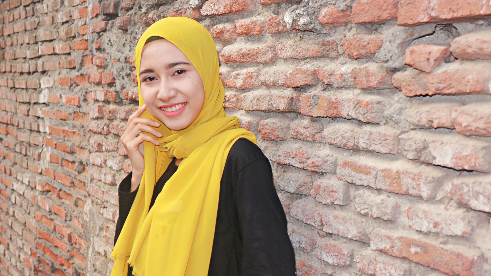 Canon EF-M 18-150mm F3.5-6.3 IS STM sample photo. Hijab, asian, indonesian photography