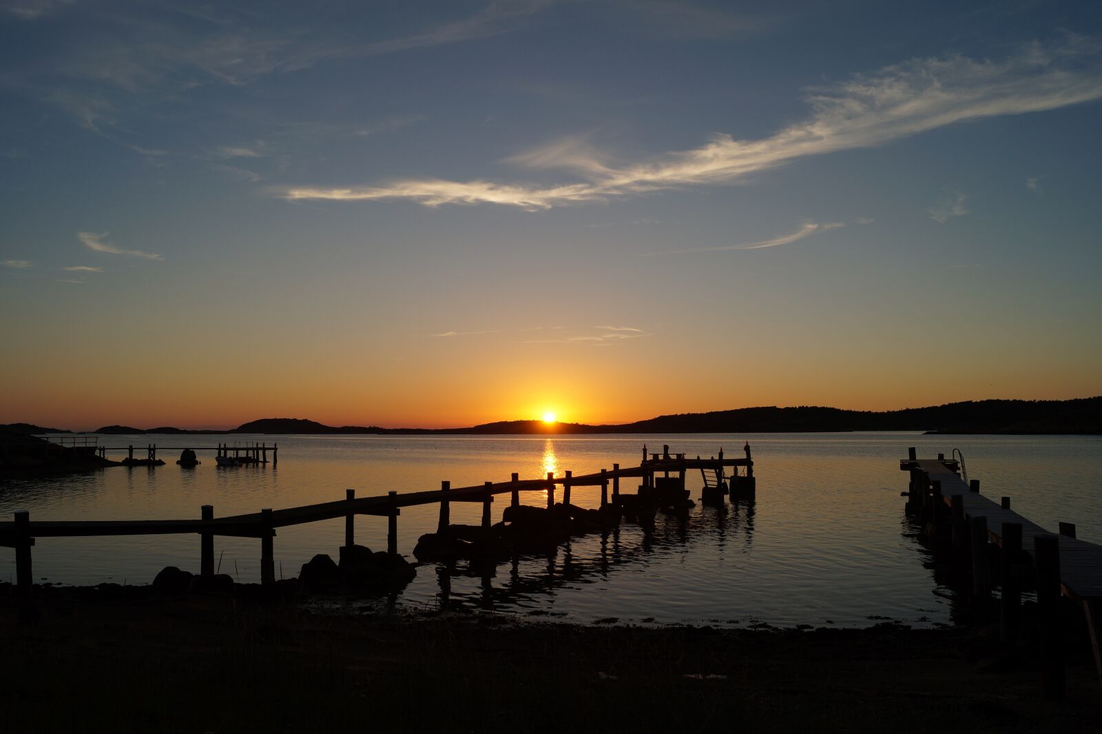 Sony DT 18-55mm F3.5-5.6 SAM II sample photo. Sunset, bridge, landscape photography