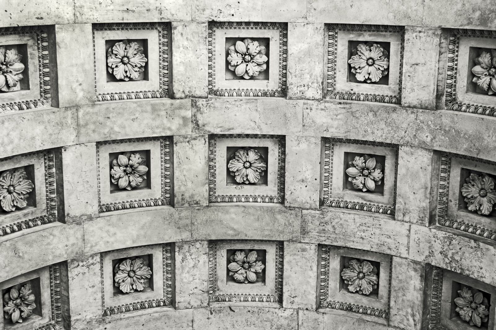 Nikon D2X sample photo. Arch, munich, sw photography