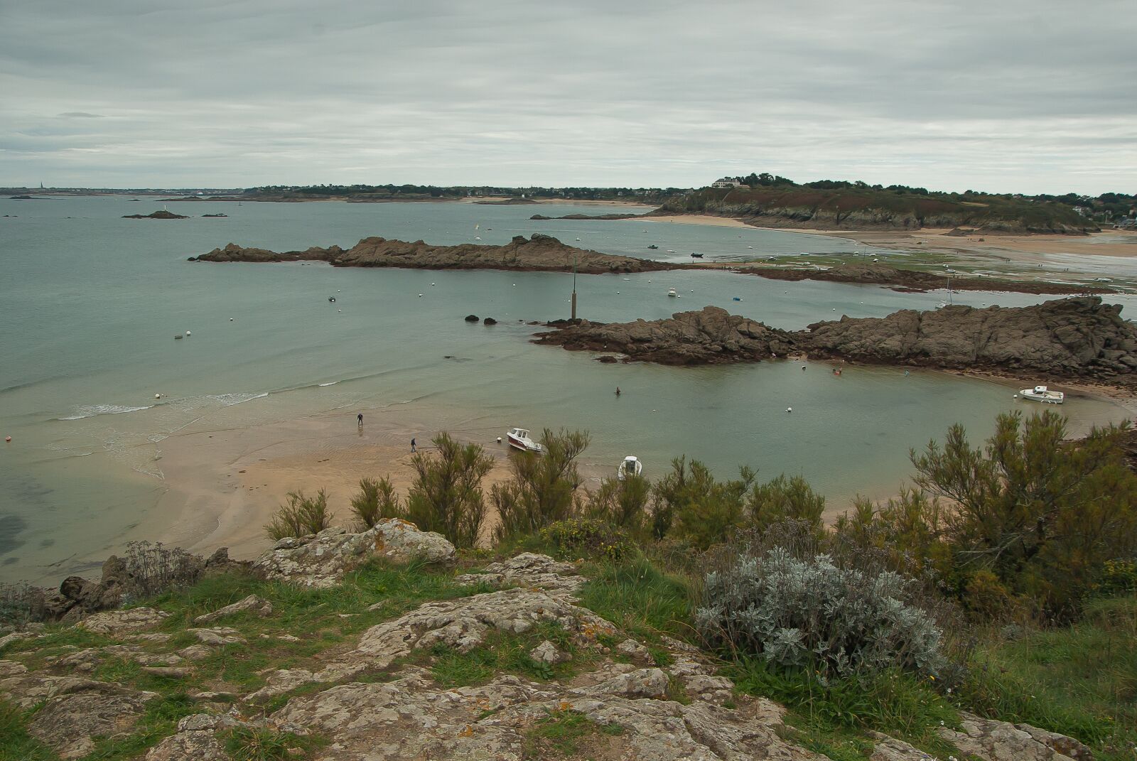 Pentax K10D sample photo. Brittany, saint-lunaire, tide photography