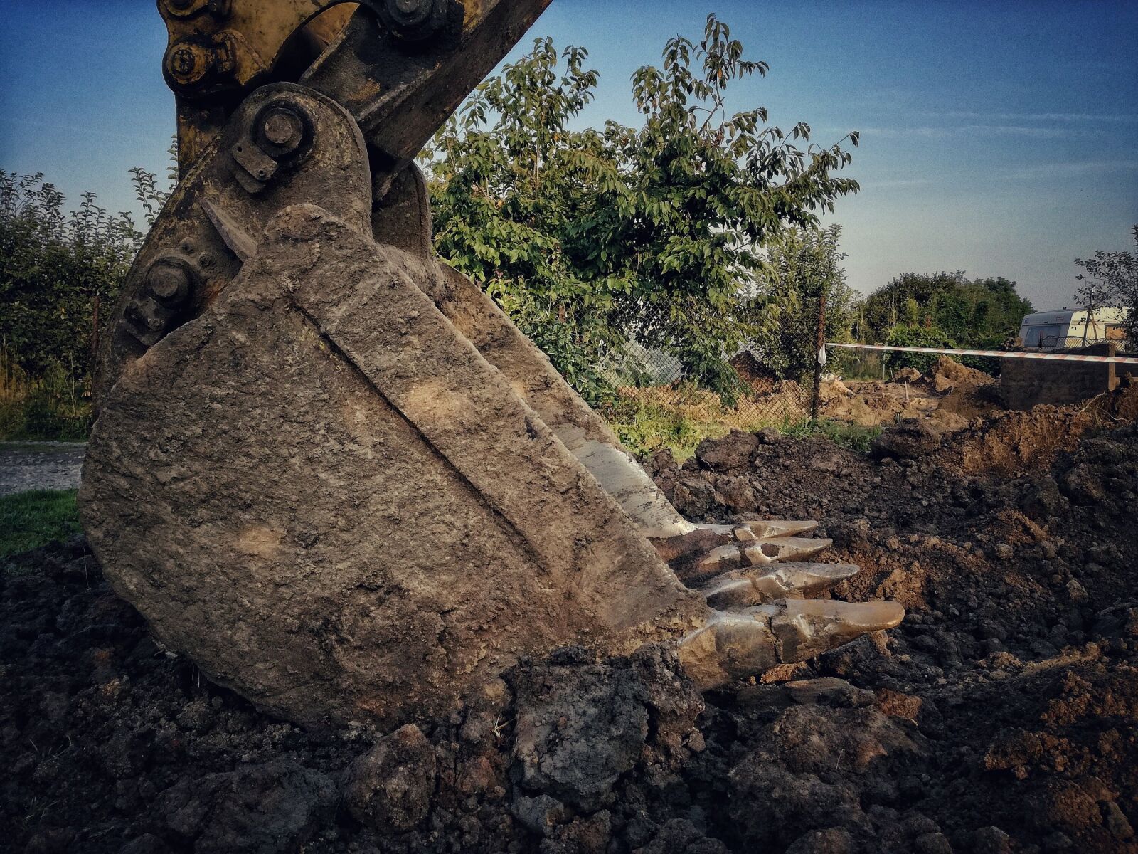 HUAWEI P9 LITE sample photo. Excavator, excavation, work photography