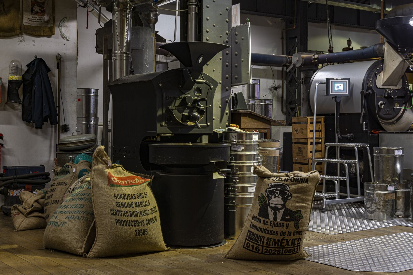 Sony a6000 + Sony Vario-Tessar T* E 16-70mm F4 ZA OSS sample photo. Coffee, r sterrei, coffee photography
