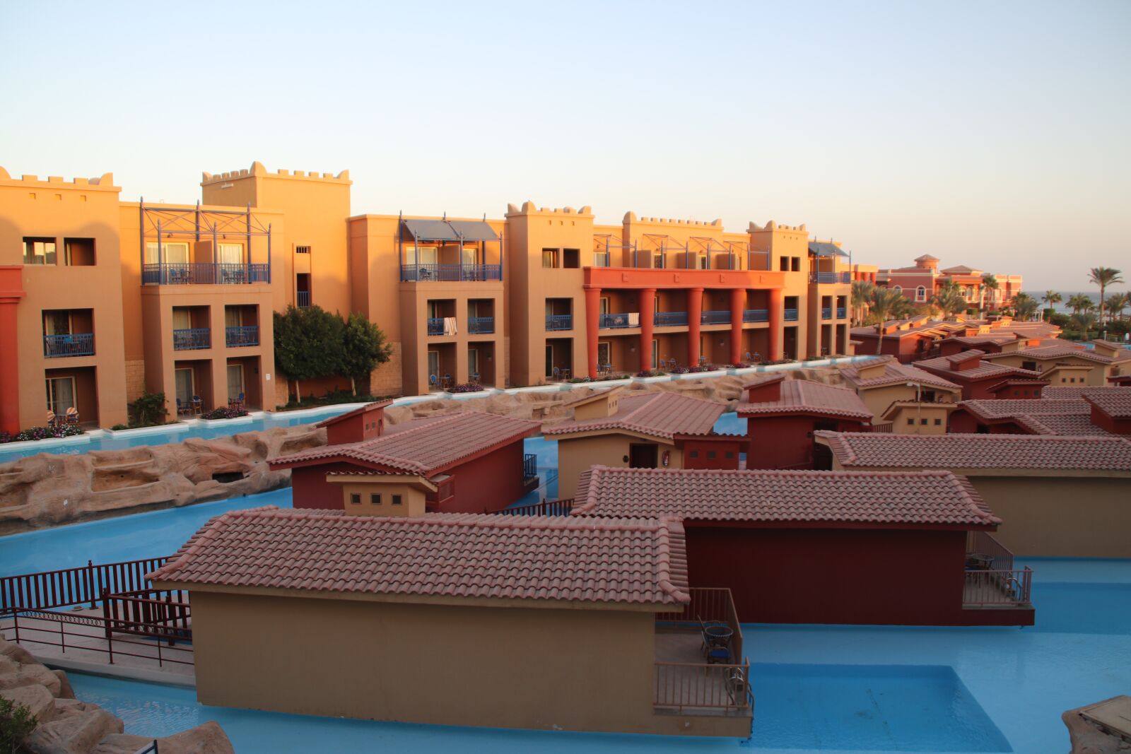 Canon EOS 77D (EOS 9000D / EOS 770D) sample photo. Destinations, relax, hotel photography