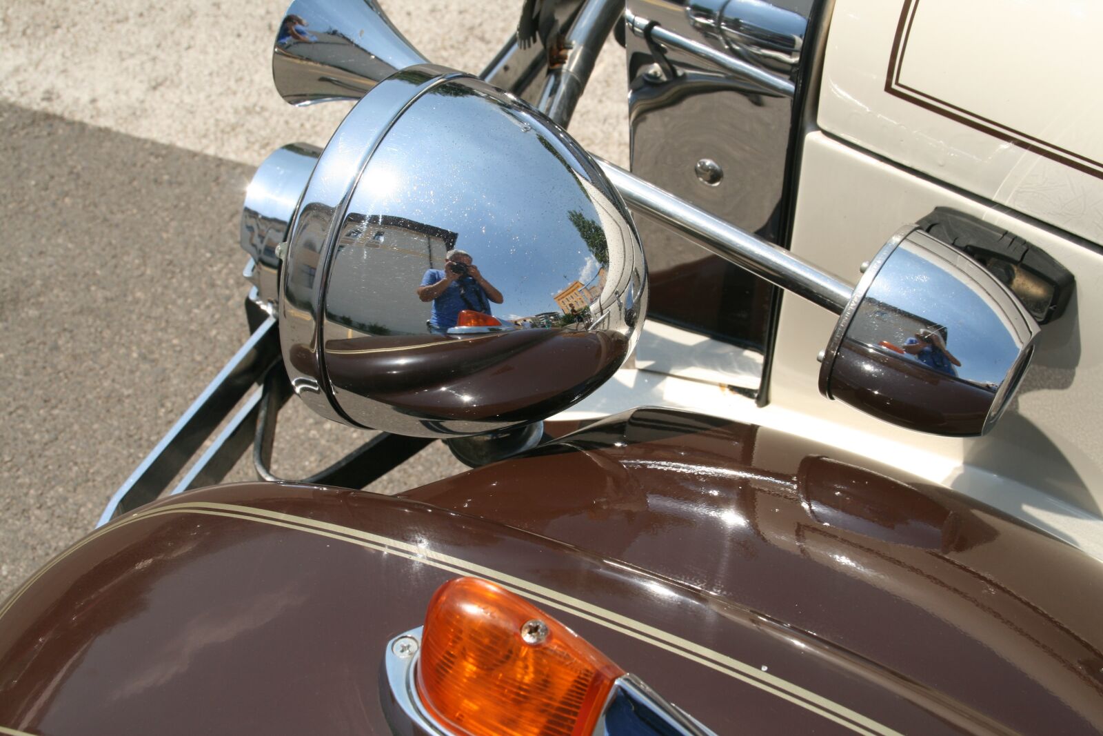 Canon EOS 400D (EOS Digital Rebel XTi / EOS Kiss Digital X) sample photo. Chrom, oldtimer, vintage photography