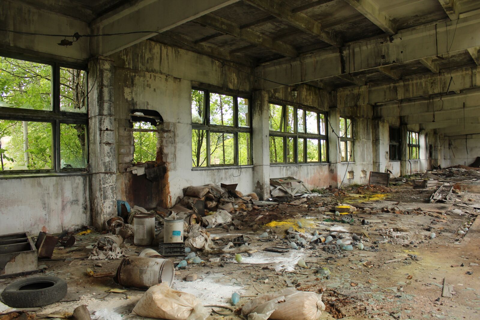 Canon EOS 600D (Rebel EOS T3i / EOS Kiss X5) sample photo. Abandoned, urban, exploration photography