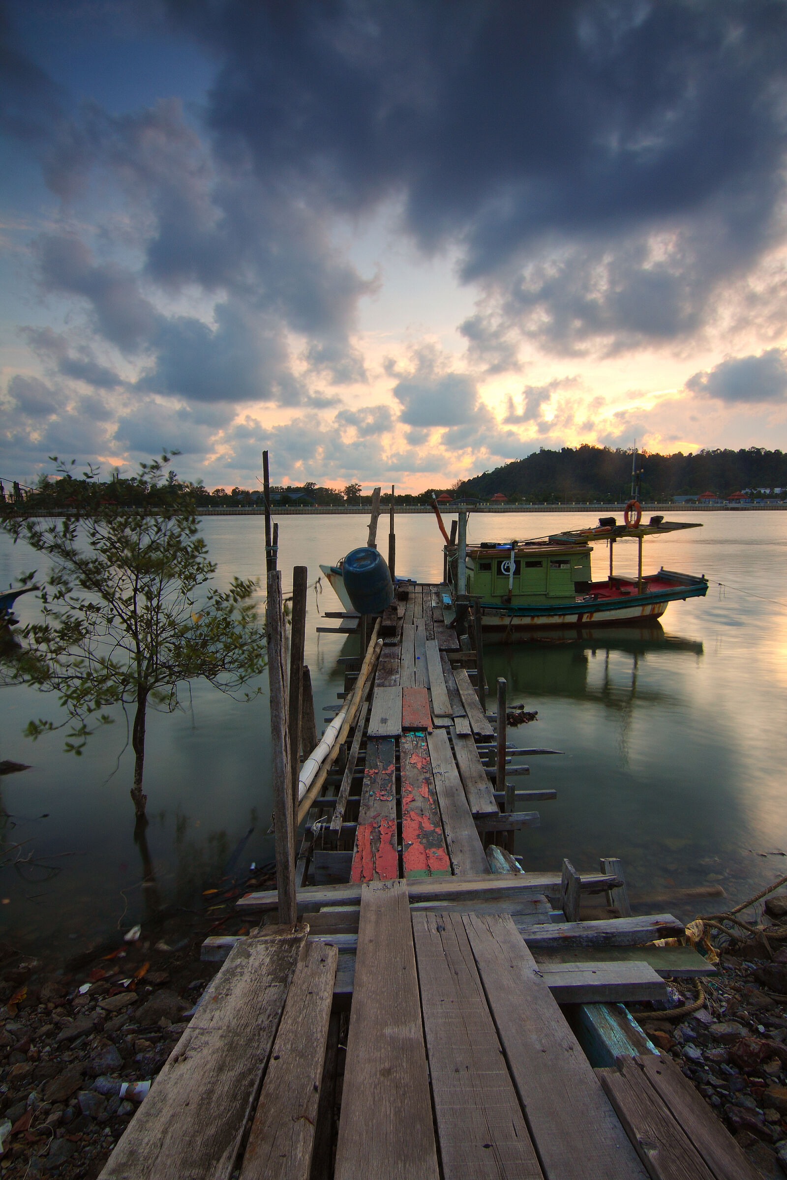 Canon EOS 50D sample photo. Boat, dock, lake, landscape photography