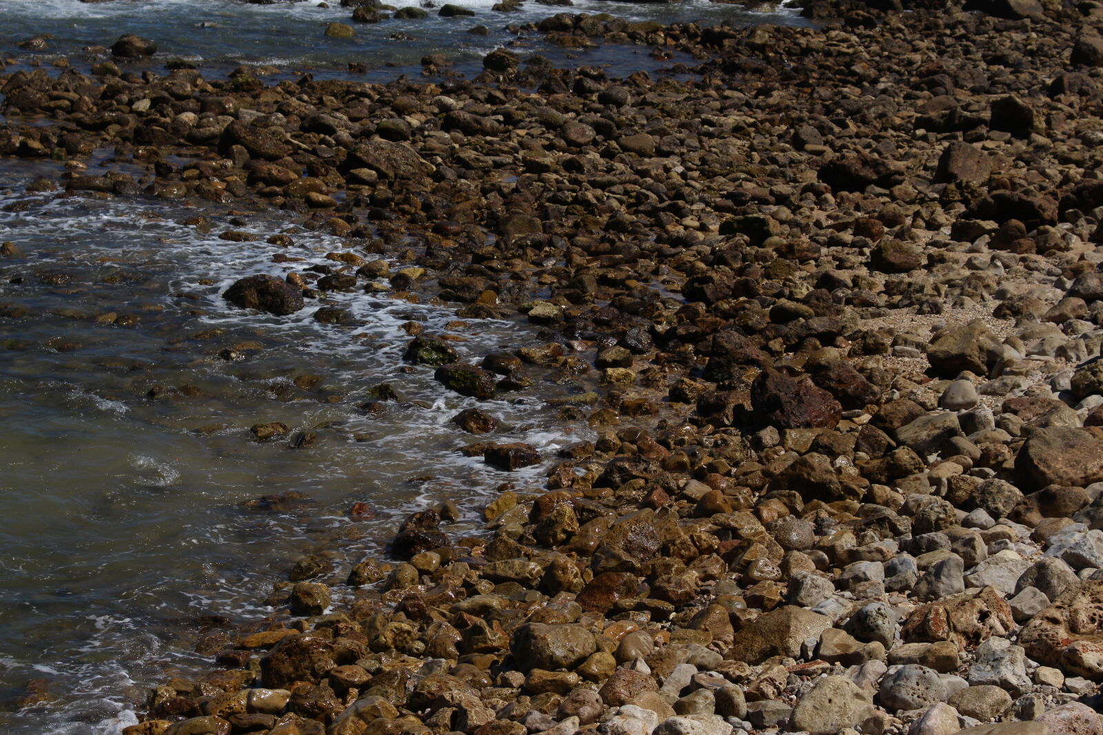 Canon EOS 700D (EOS Rebel T5i / EOS Kiss X7i) sample photo. Europe, island, portugal, rocks photography