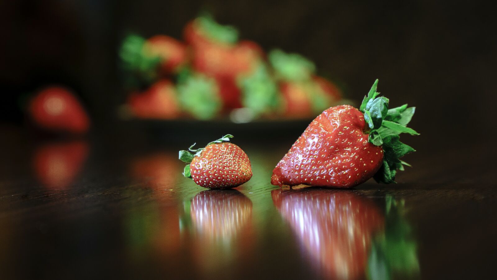Sony a6000 + Sony E PZ 18-105mm F4 G OSS sample photo. Strawberries, fruit, red photography