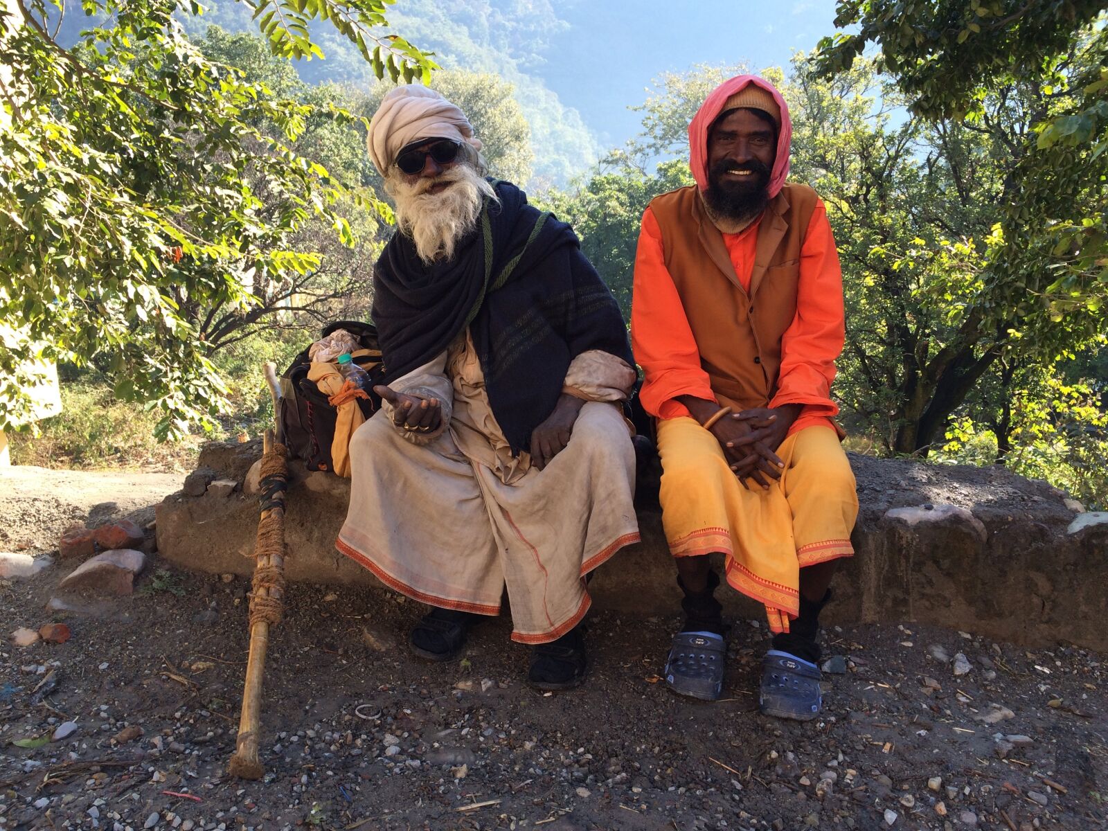 iPhone 5s back camera 4.15mm f/2.2 sample photo. Friends, shaman, happy photography