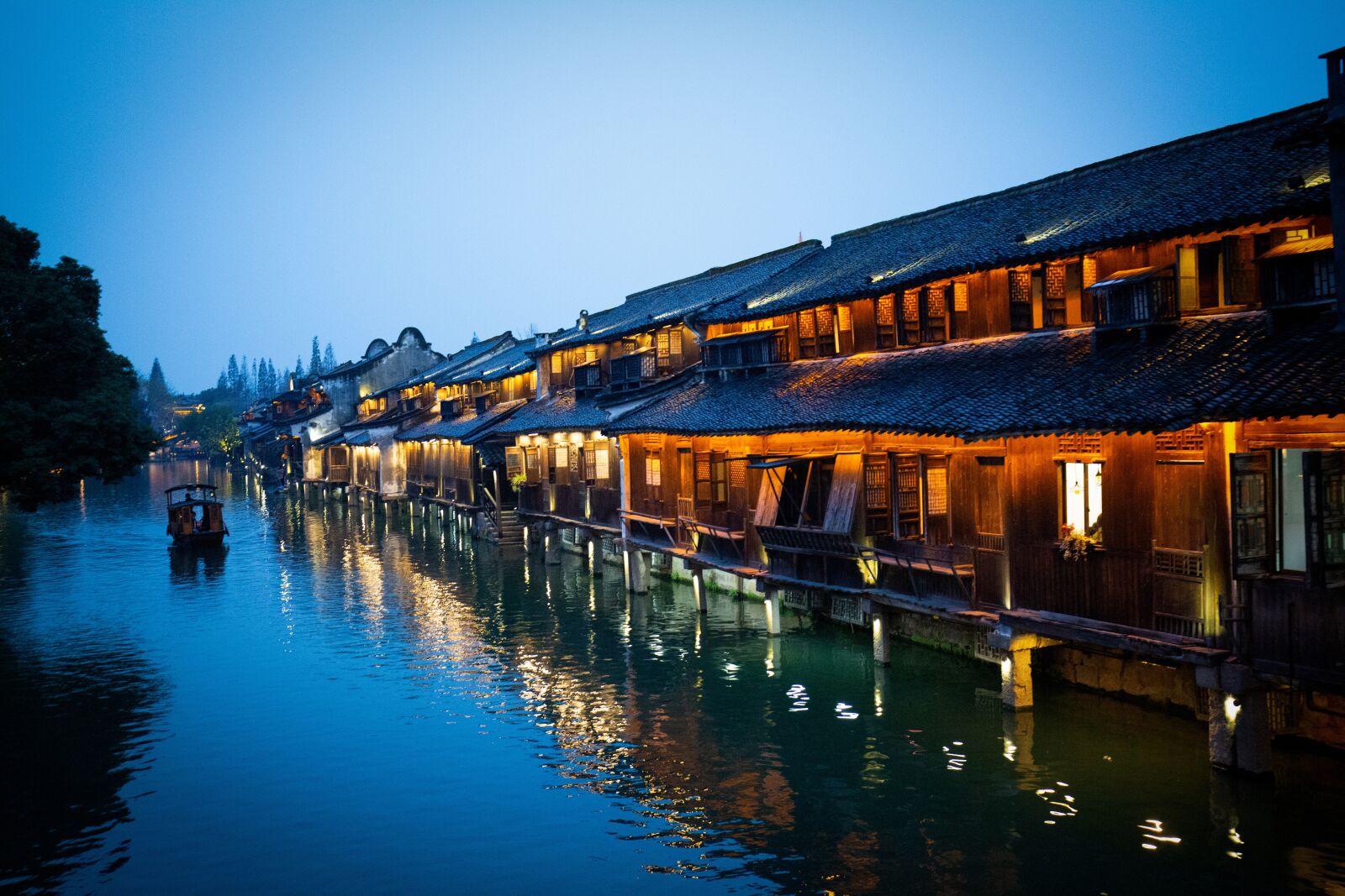 Canon EF 16-35mm F4L IS USM sample photo. China, wuzhen, winter photography