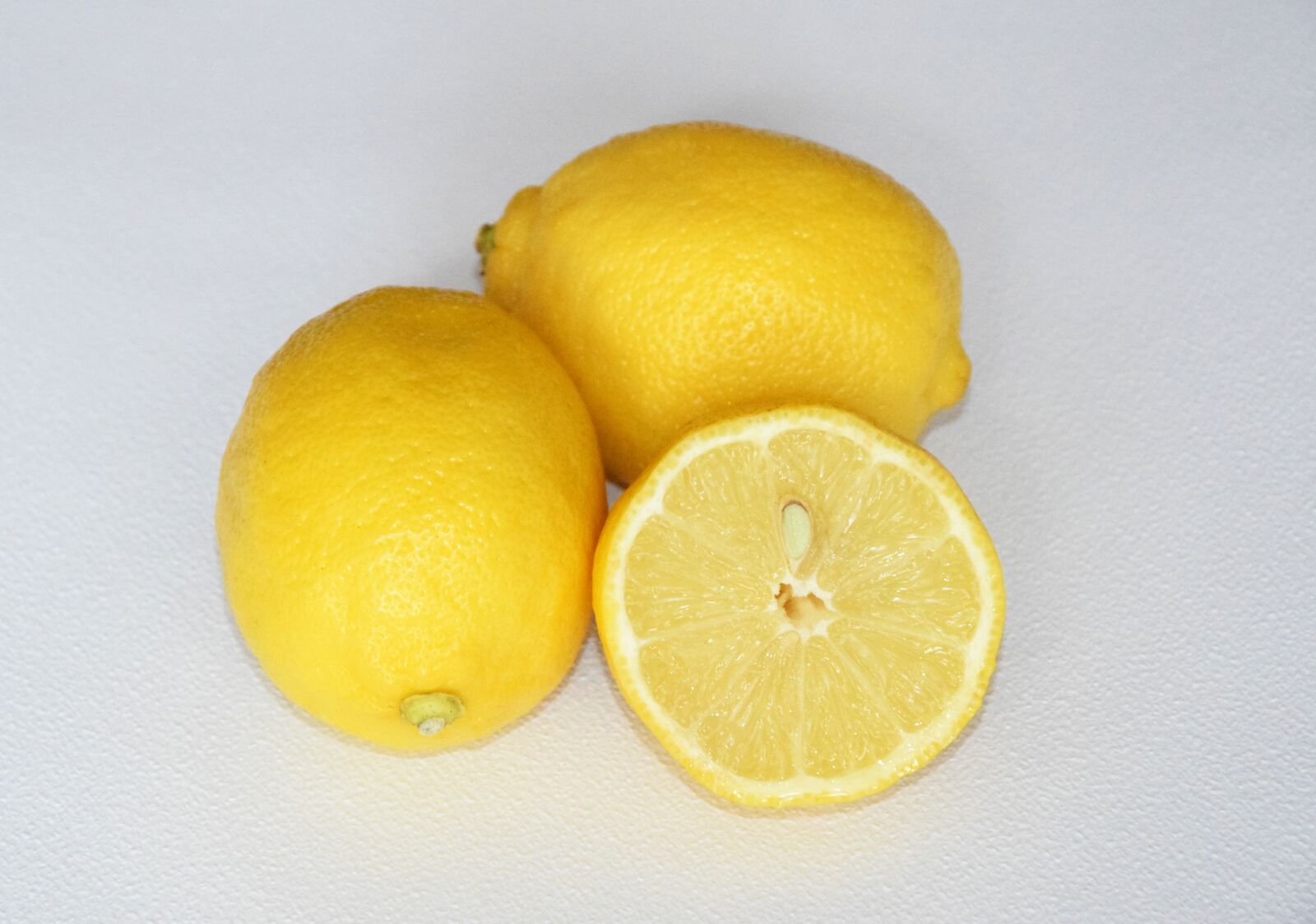 Nikon D3300 sample photo. Lemon, fruit, vitamins photography