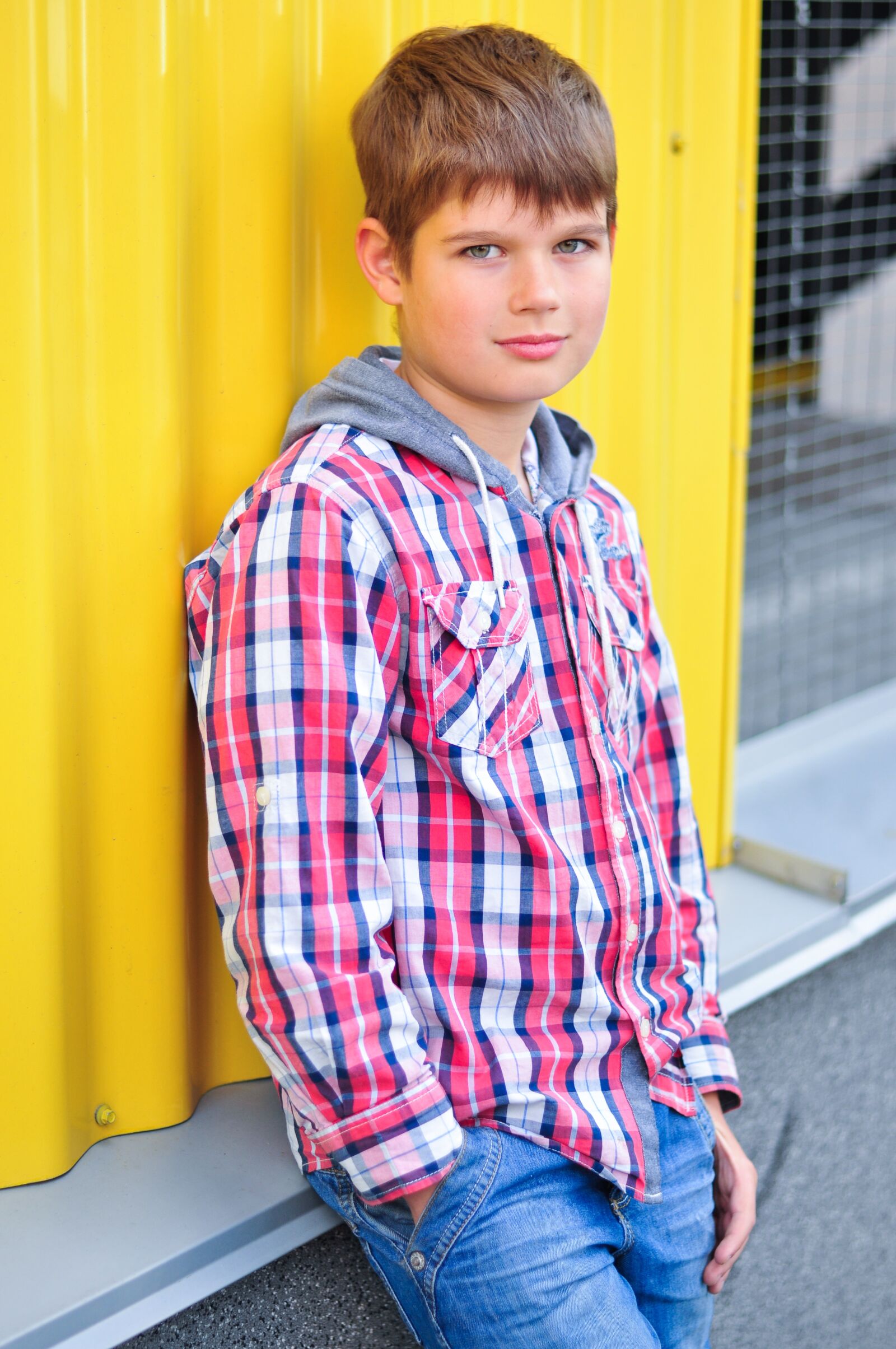 Nikon D5000 sample photo. Schoolboy, kids, paint photography