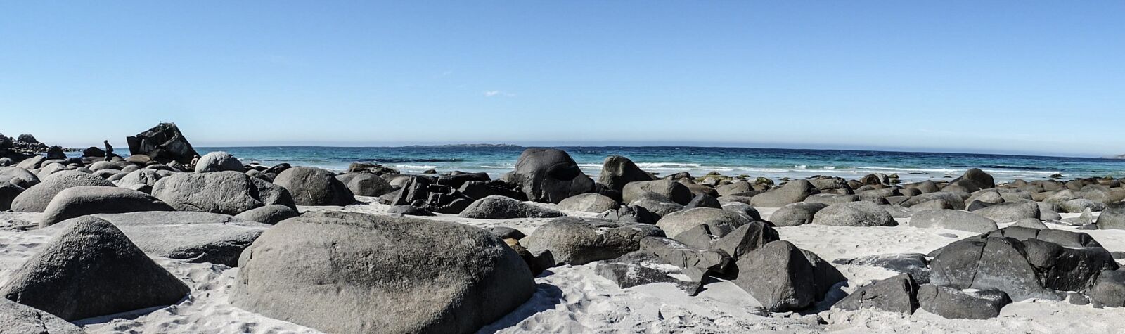 Nikon Coolpix P520 sample photo. Landscape, stones, beach photography