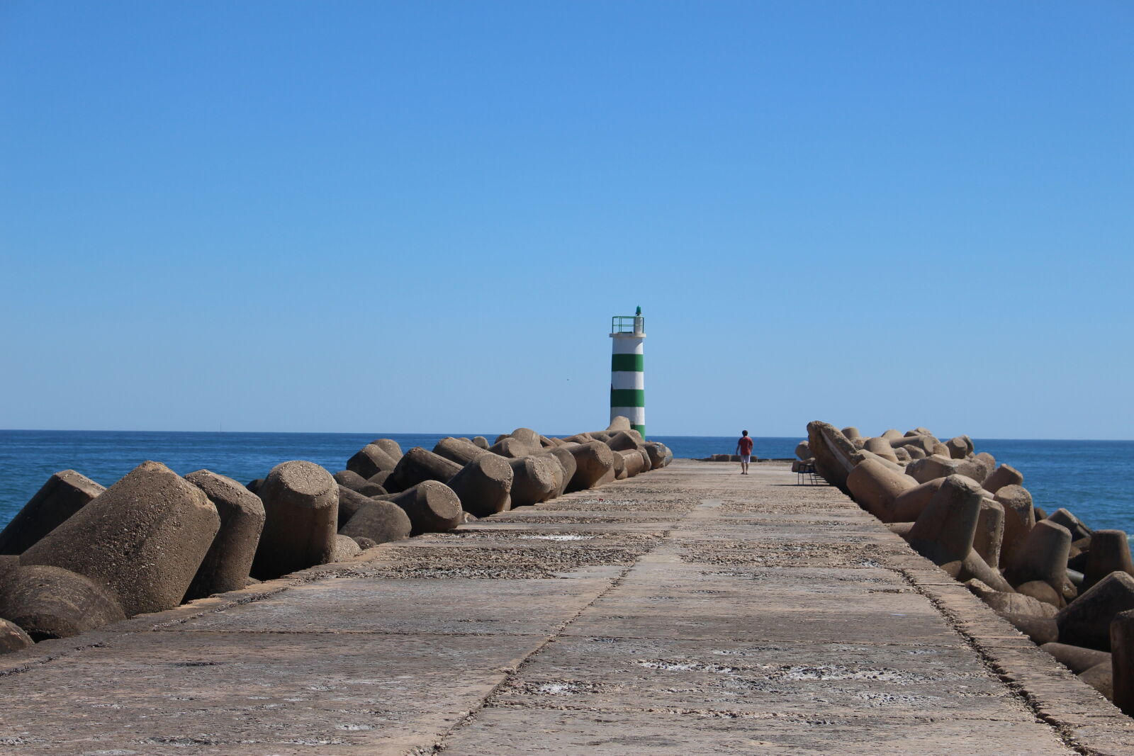 Canon EOS 700D (EOS Rebel T5i / EOS Kiss X7i) sample photo. Beacon, blue, blue, sky photography