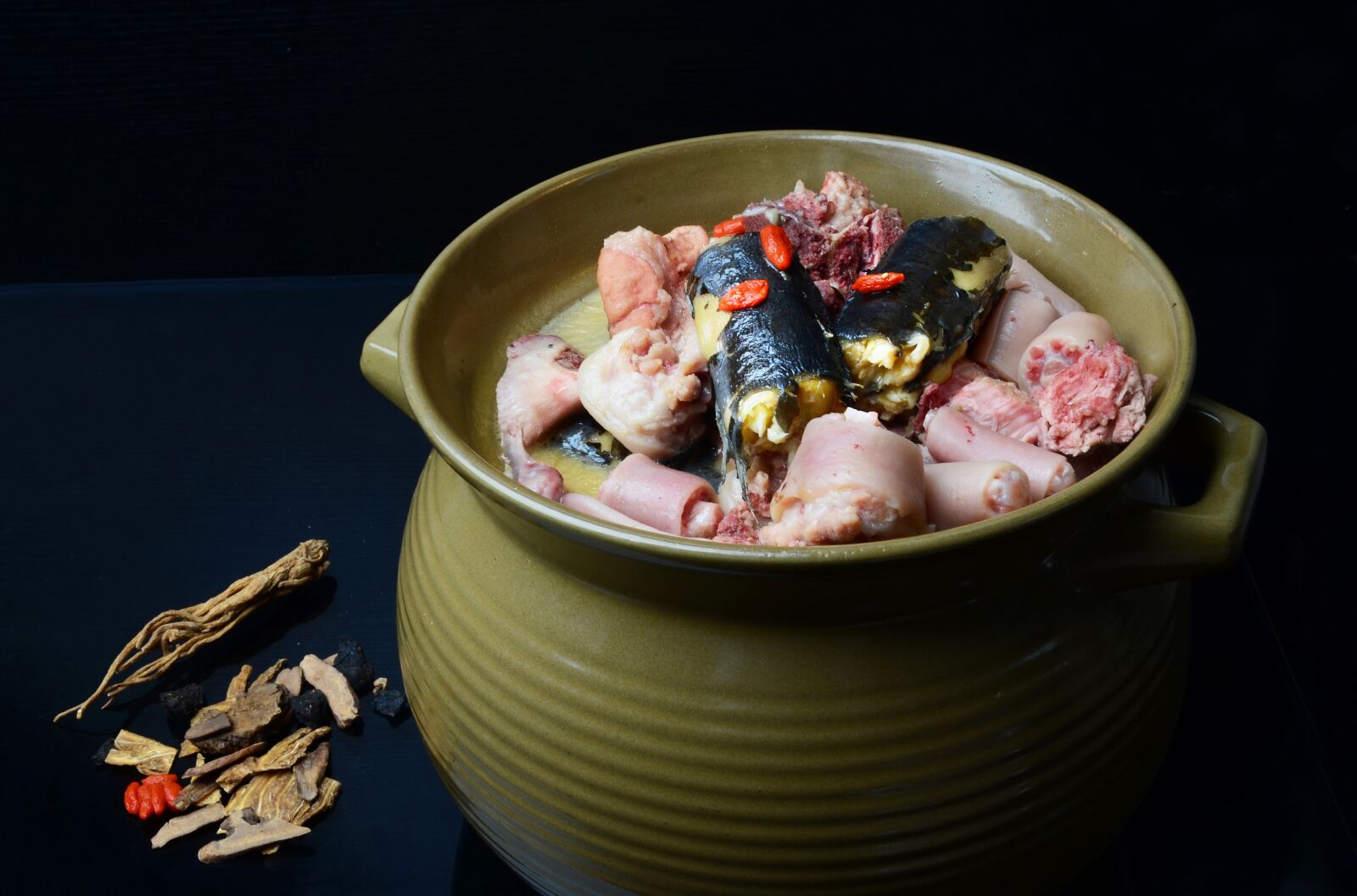 Nikon D7000 sample photo. Traditional cuisine, earth dragon photography