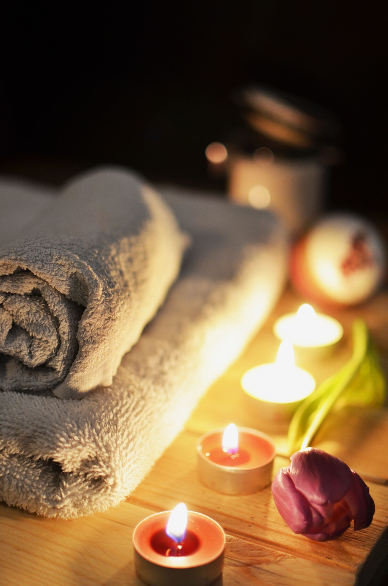 Nikon D5100 sample photo. Massage therapy, candles, relaxation photography