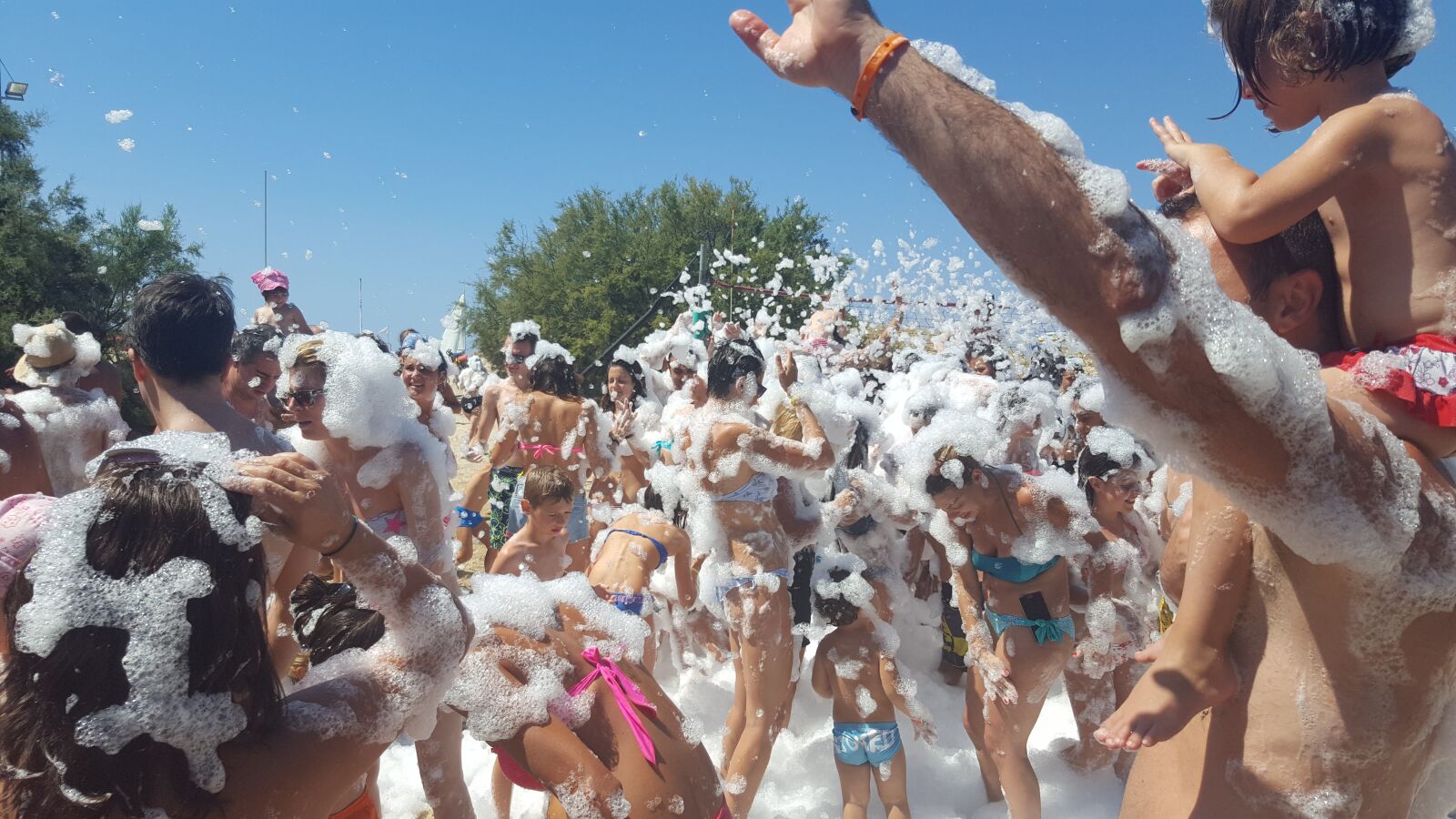 Samsung Galaxy S6 sample photo. Foam, party, sardinia photography