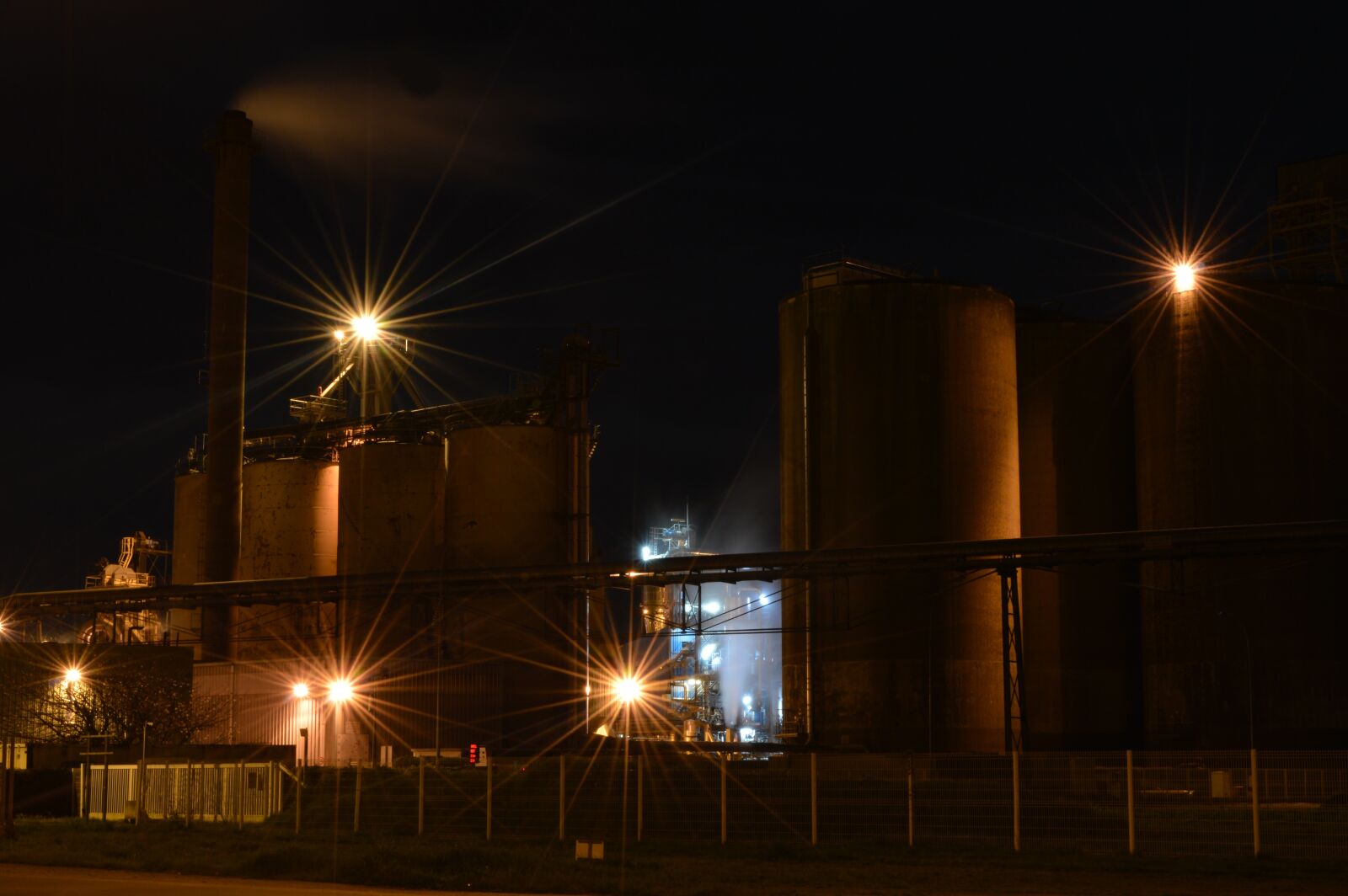 Nikon D3200 sample photo. Industry, industrial area, night photography