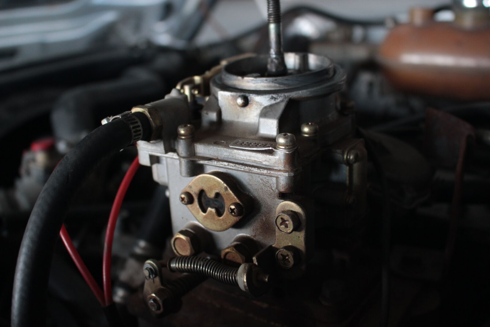 Canon EOS 100D (EOS Rebel SL1 / EOS Kiss X7) sample photo. Mechanic, carburetor, engine photography