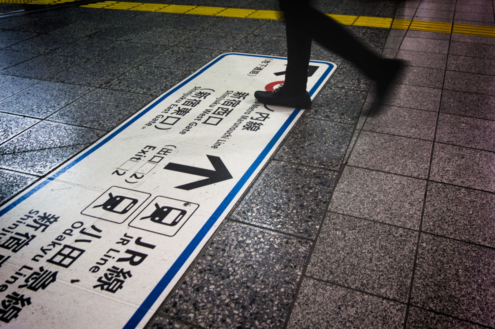 Sony Cyber-shot DSC-RX100 sample photo. Candid, japan, shinjuku, station photography