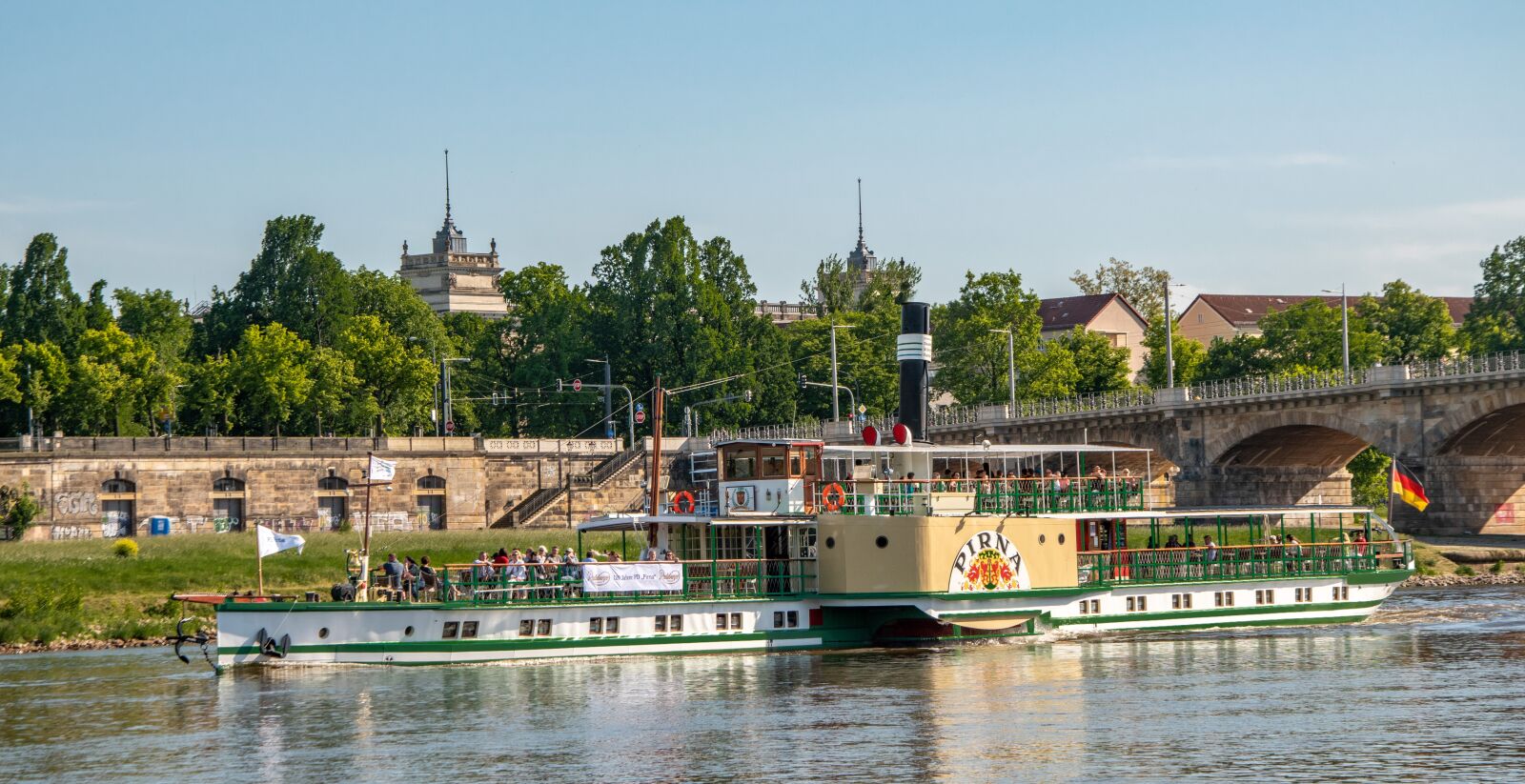Nikon D5600 sample photo. Elbe, river, ship photography