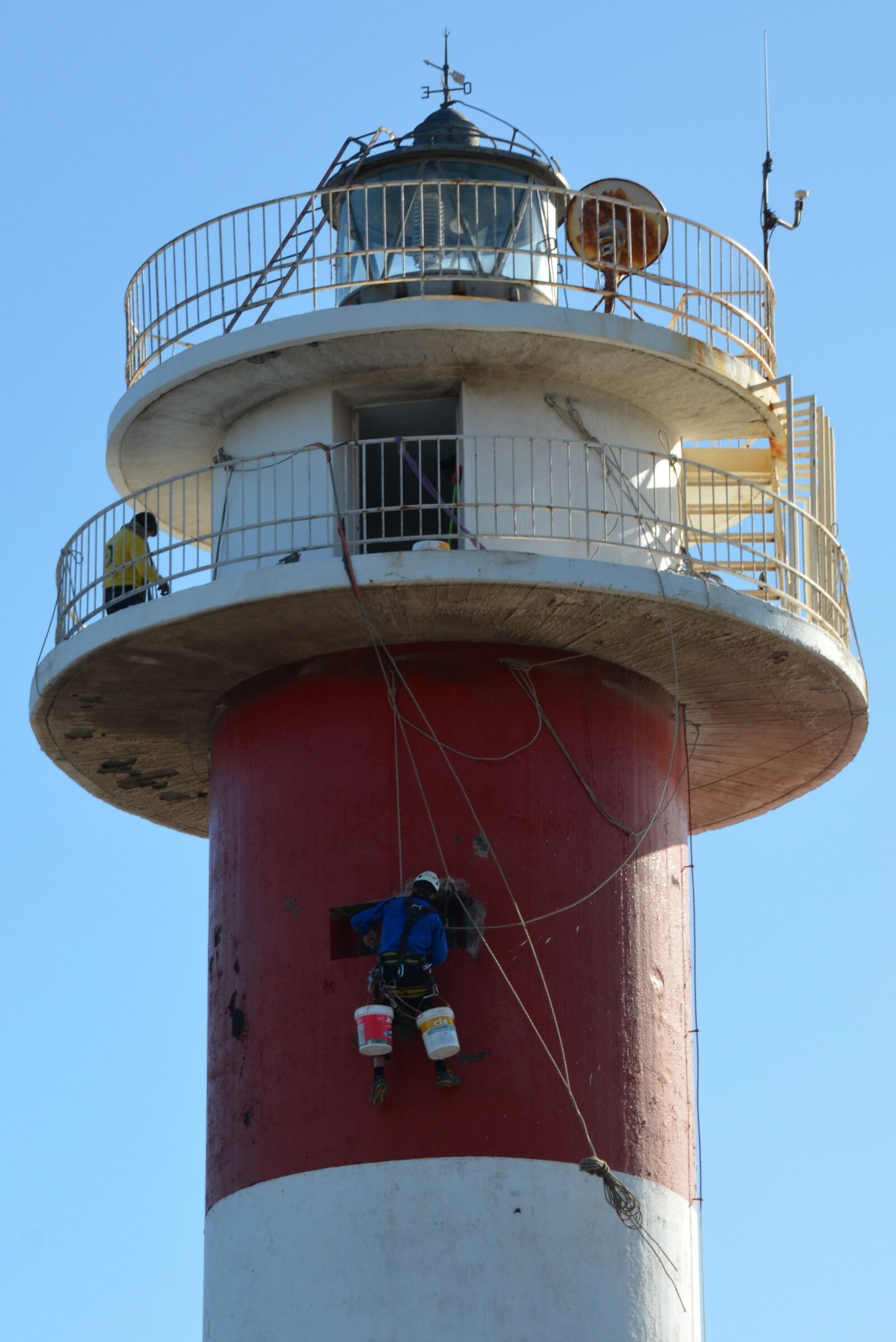 Nikon D5100 sample photo. Lighthouse, maintenance, craftsmen photography