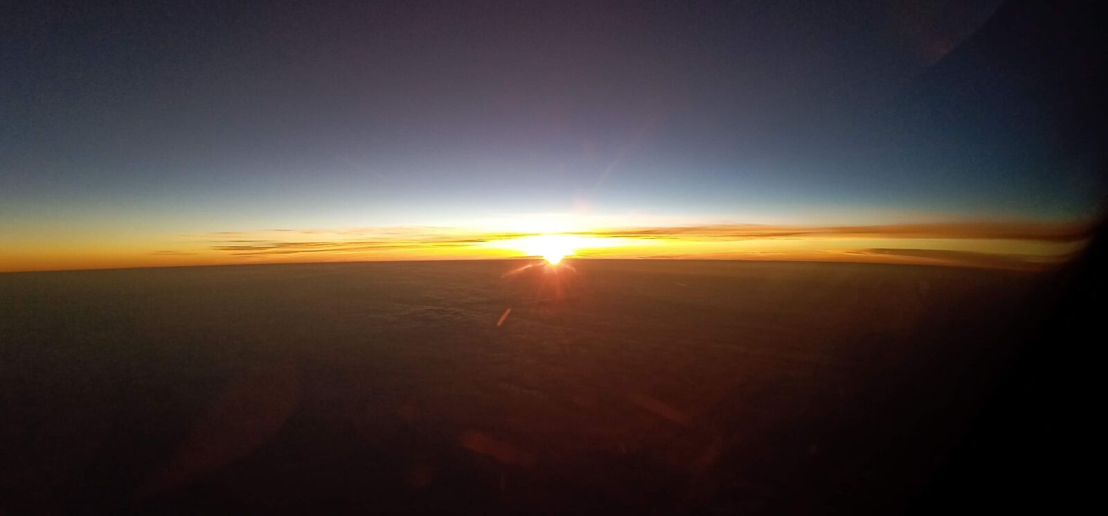 vivo 1907 sample photo. Sunrise, from an airplane photography
