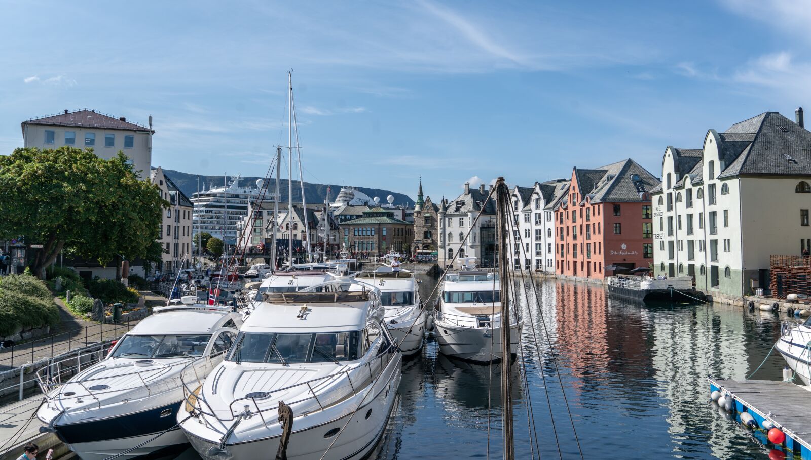 Sony a7R II + Sony FE 24-240mm F3.5-6.3 OSS sample photo. Alesund, norway, summer photography