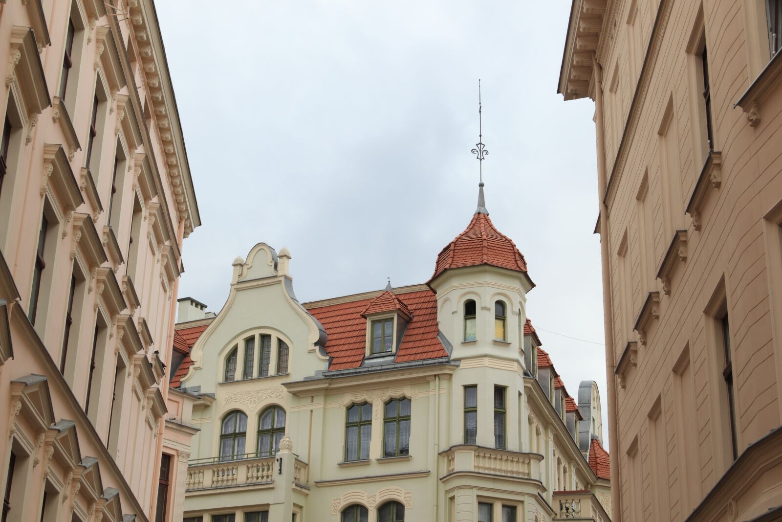 Canon EOS 550D (EOS Rebel T2i / EOS Kiss X4) sample photo. Poland, torun, architecture photography