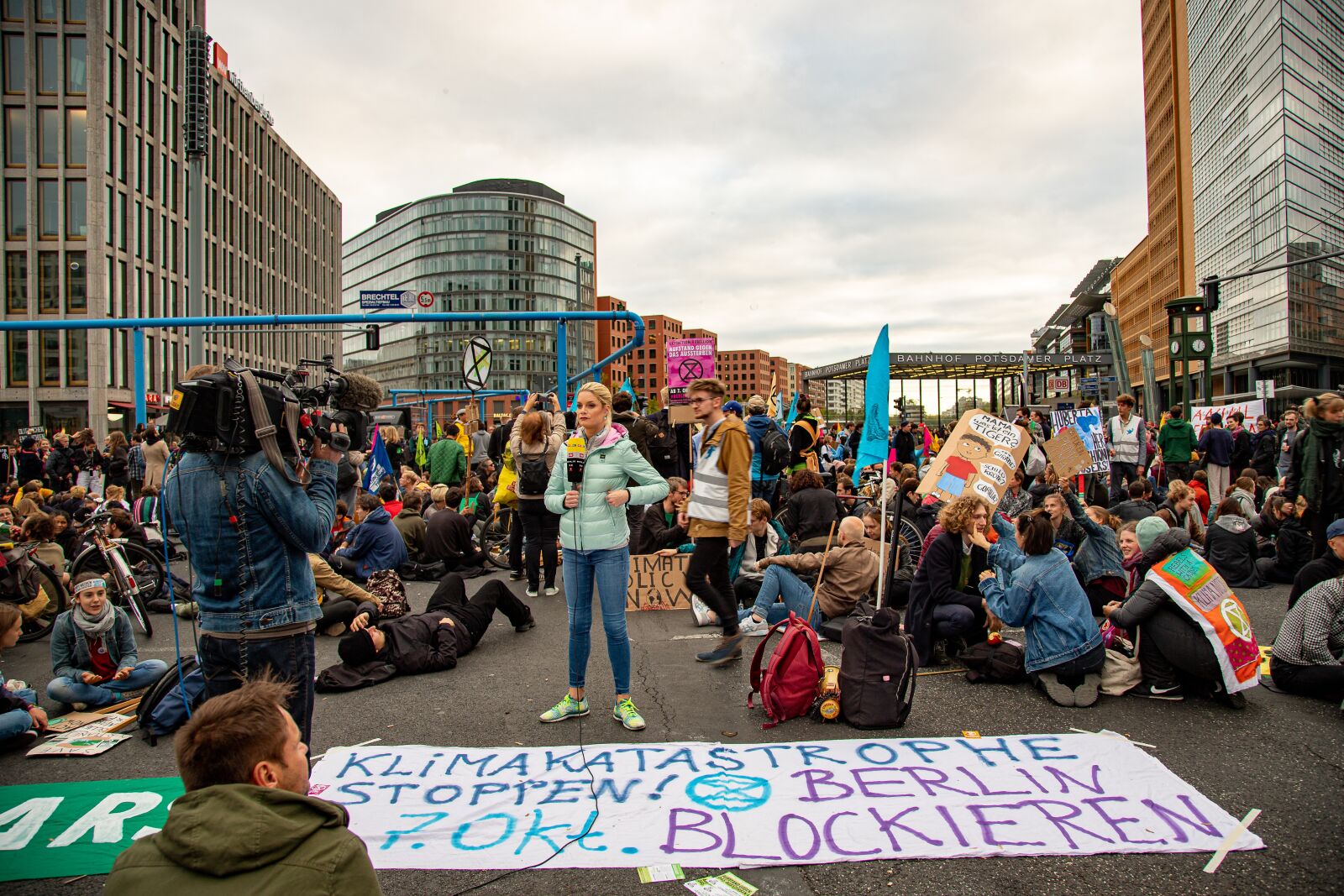 Canon EOS 6D Mark II sample photo. Protest, strike, demonstration photography