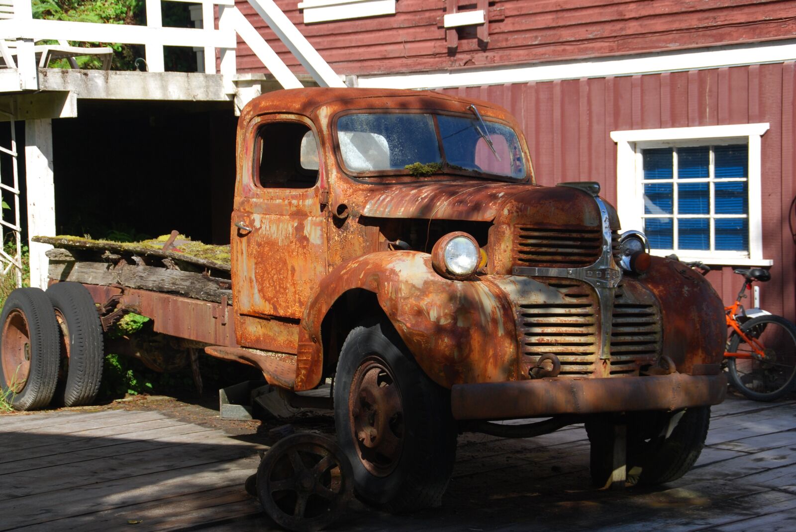 Nikon D60 sample photo. Dogde, rusted, old photography