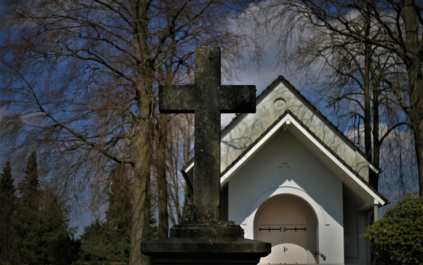 Canon EOS 7D sample photo. Cemetery, chapel, cross photography