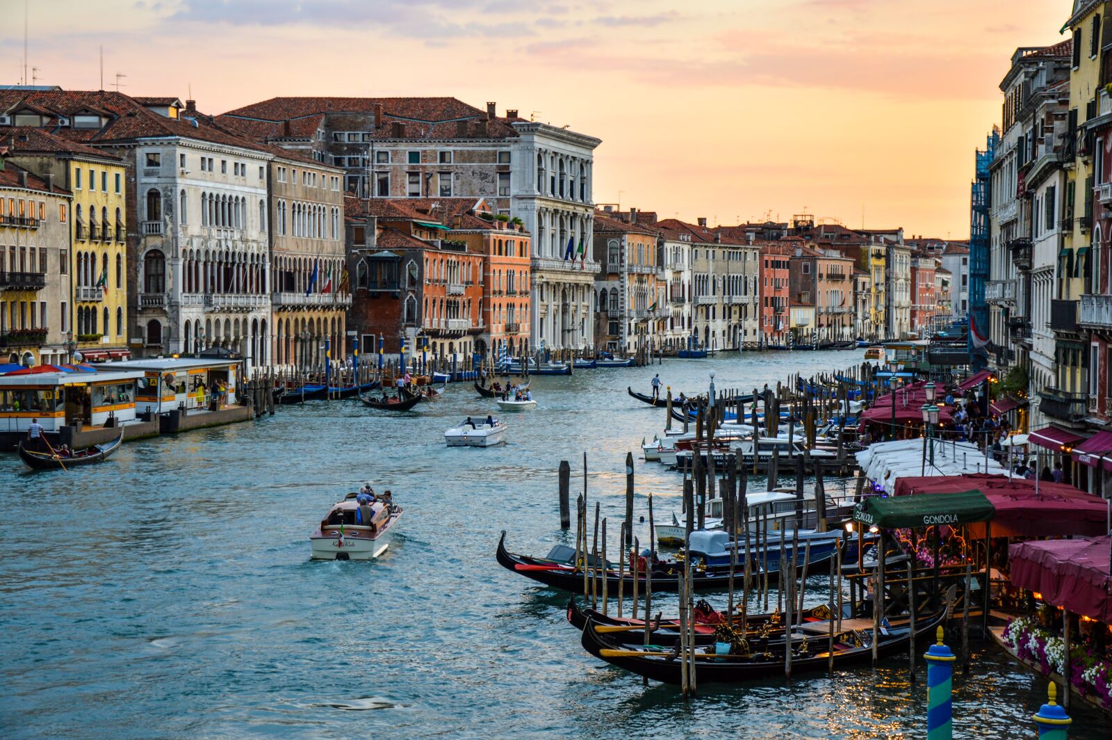 Nikon D3200 sample photo. Venice, boats, sky photography