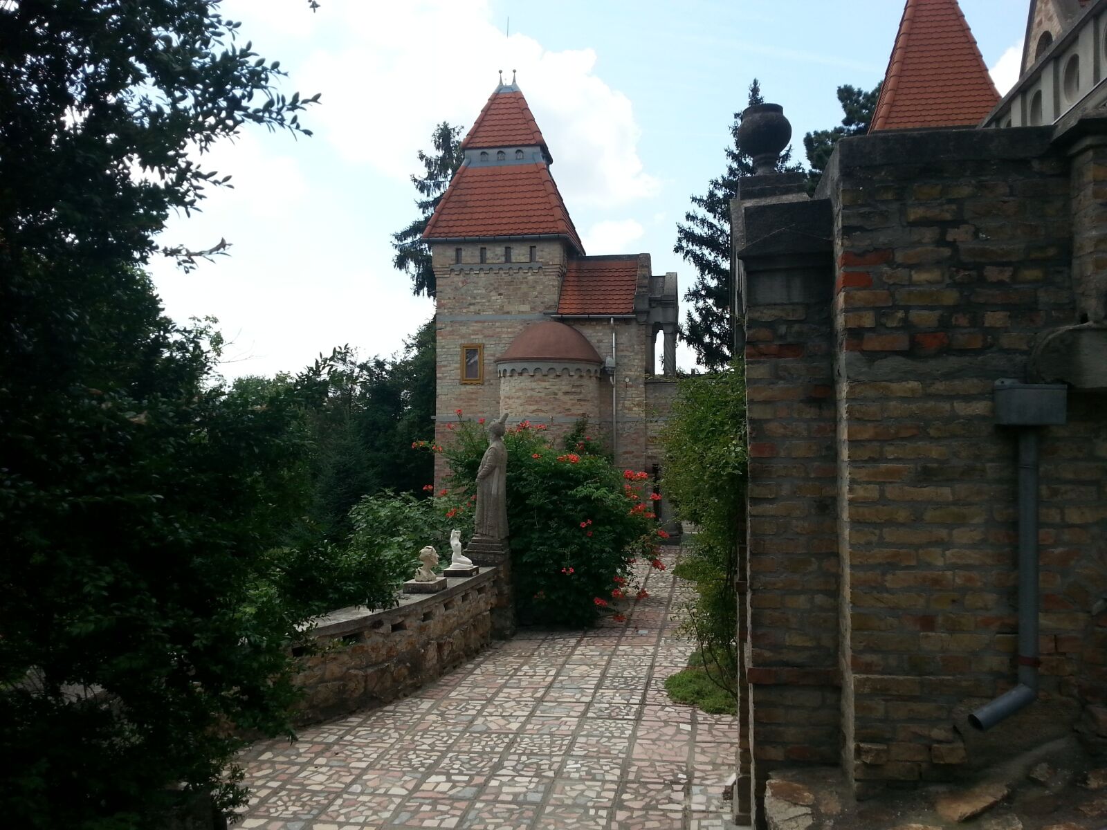 Samsung Galaxy S3 sample photo. Castle, ridge photography