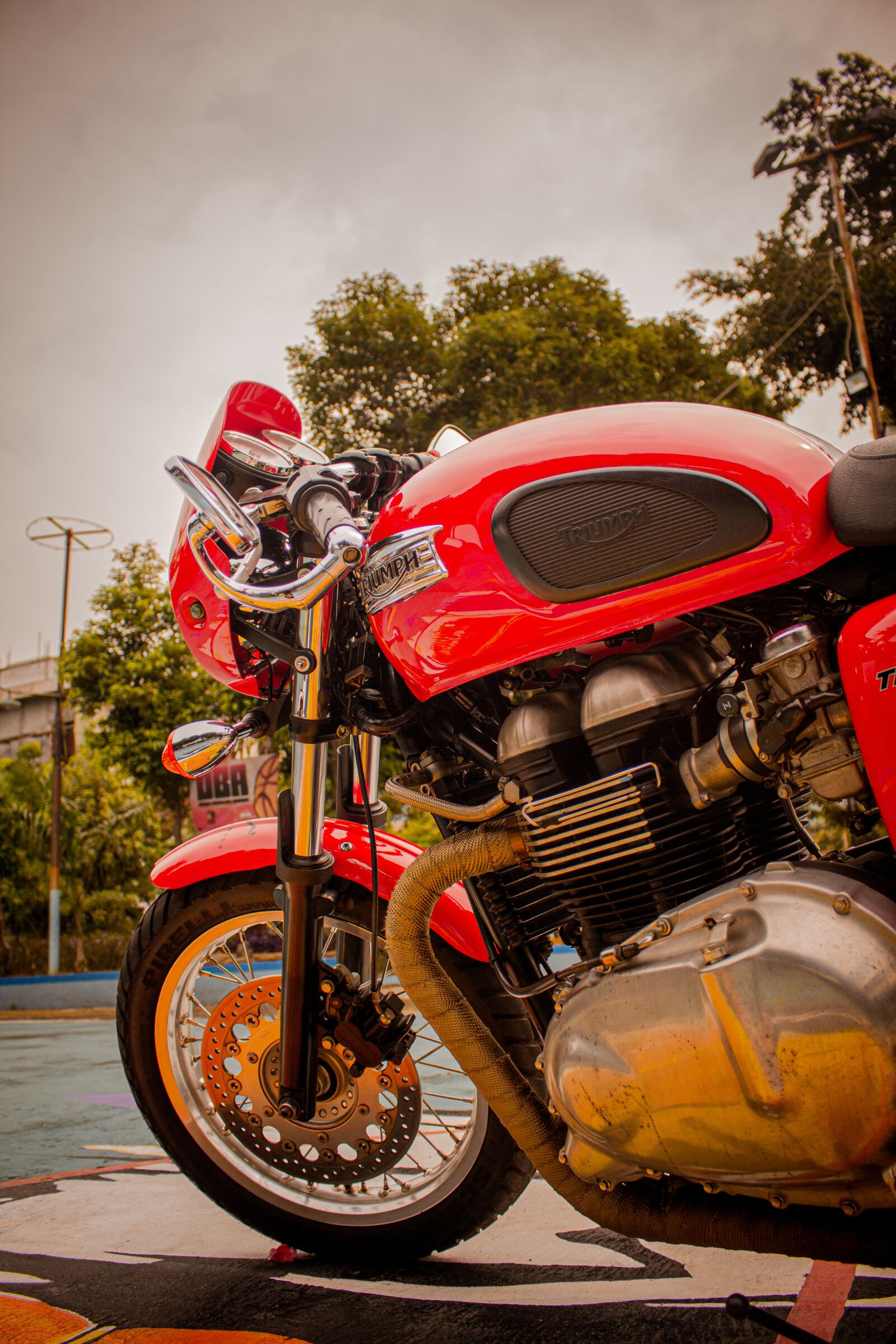 Canon EOS 60D + Canon EF-S 18-55mm F3.5-5.6 IS STM sample photo. Triumph, motor, motorcycle photography