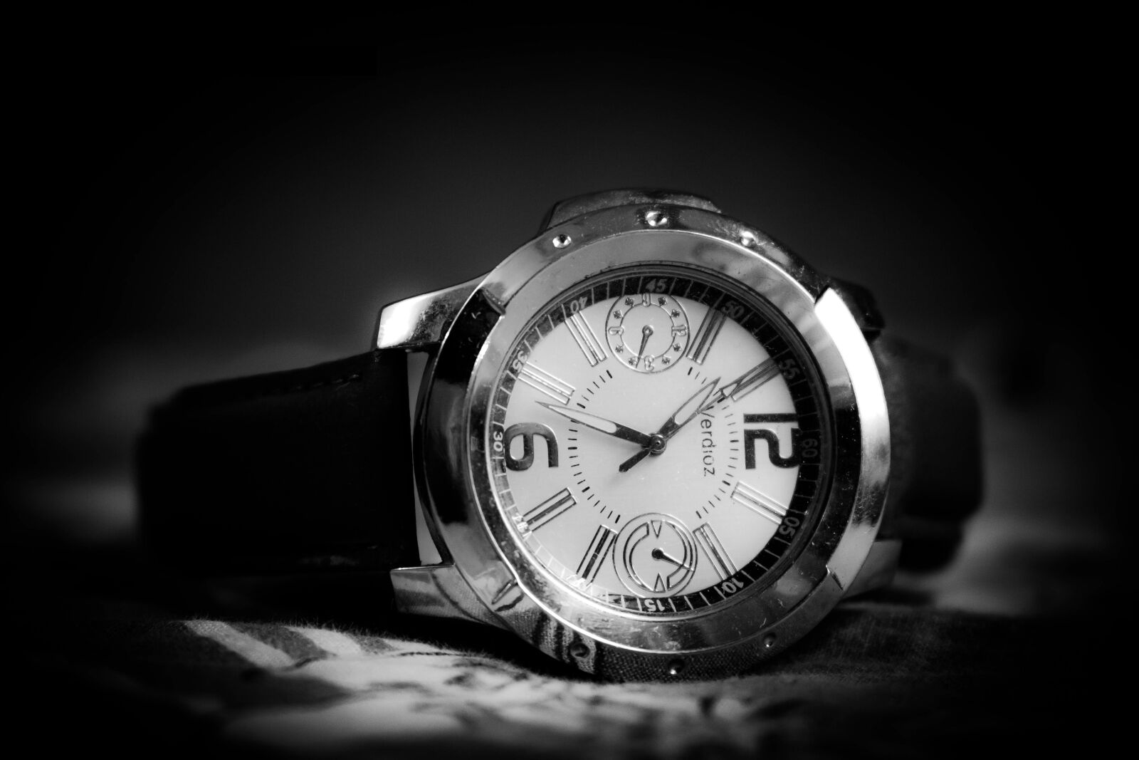 Canon EOS 70D sample photo. Time, watch, clock photography