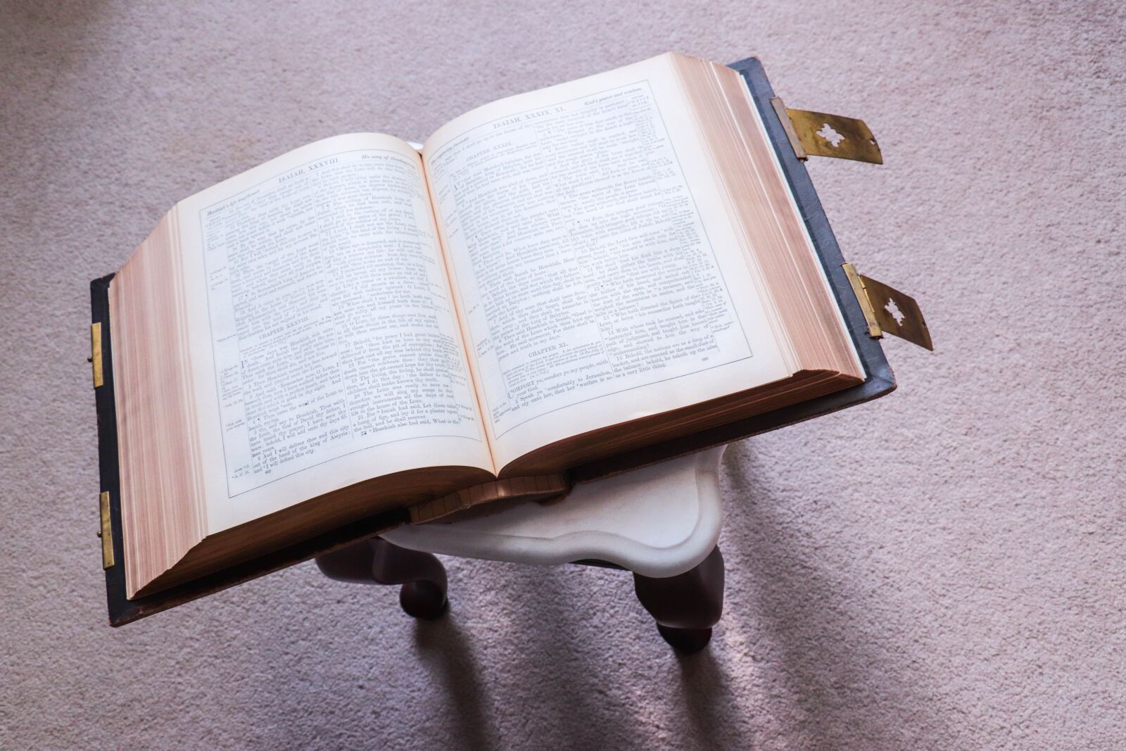 Canon EOS 77D (EOS 9000D / EOS 770D) sample photo. Bible, family bible, christian photography