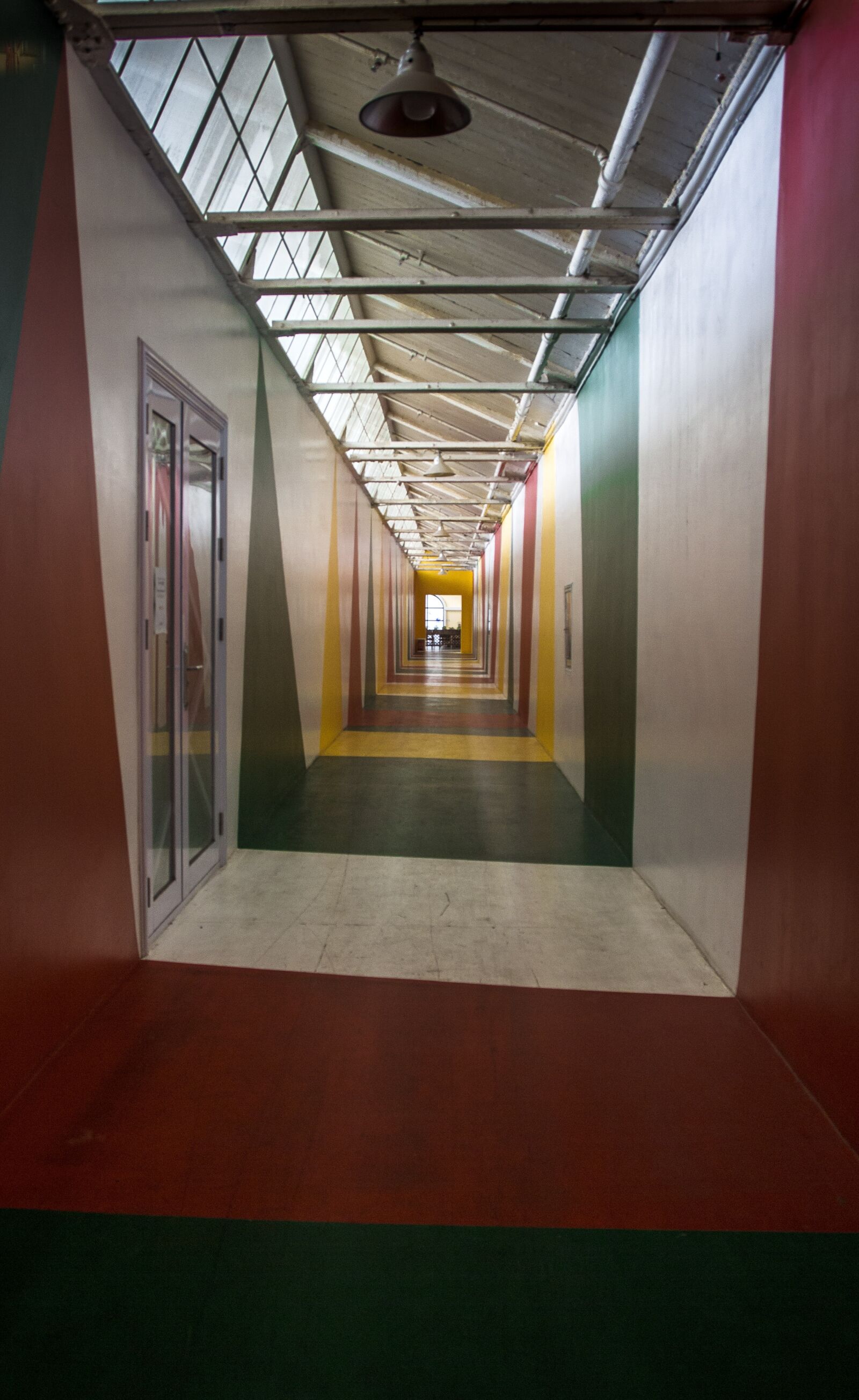 Canon EOS 60D sample photo. Indoor, corridor, building photography