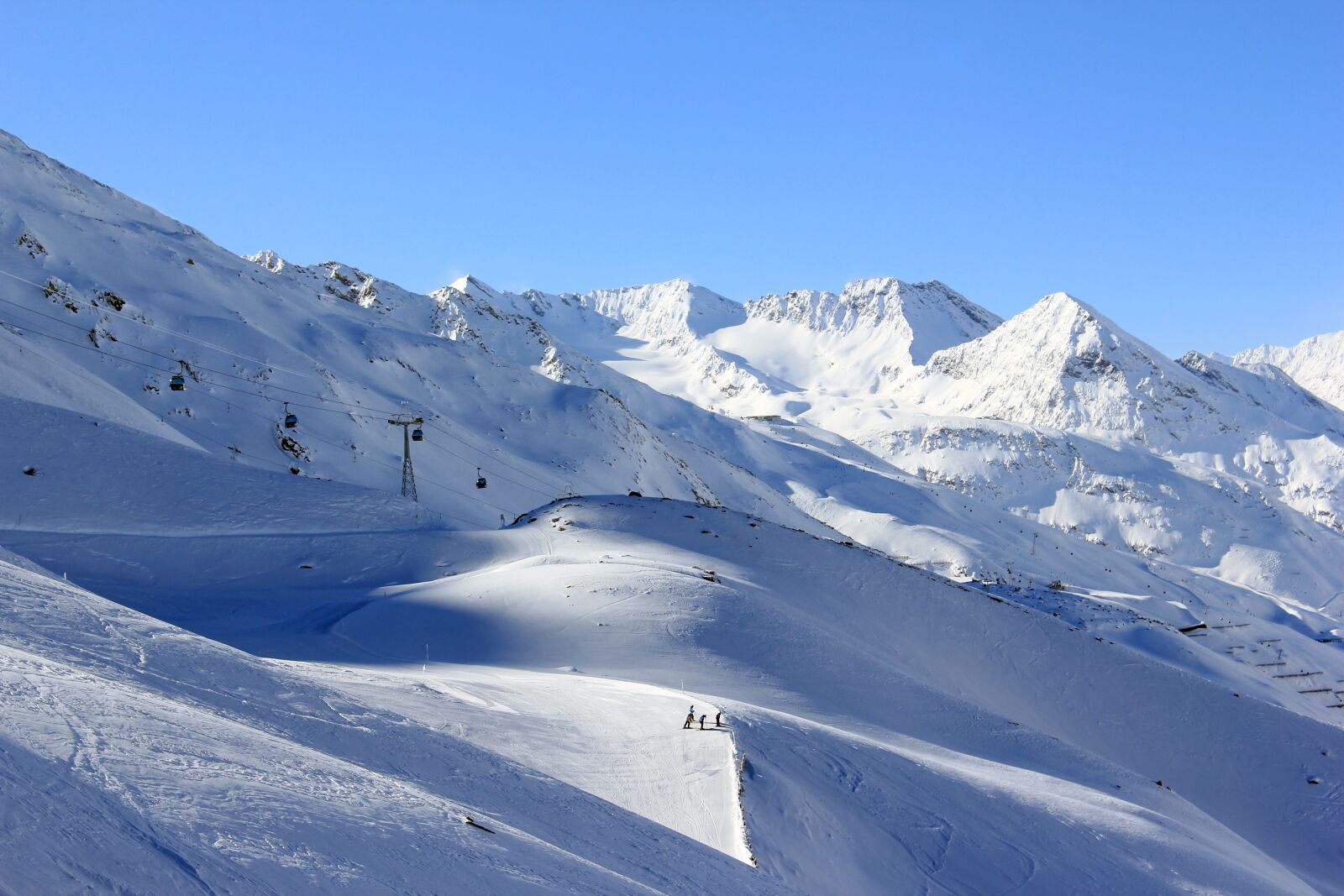 Canon EOS 550D (EOS Rebel T2i / EOS Kiss X4) sample photo. Snow, winter, mountain photography