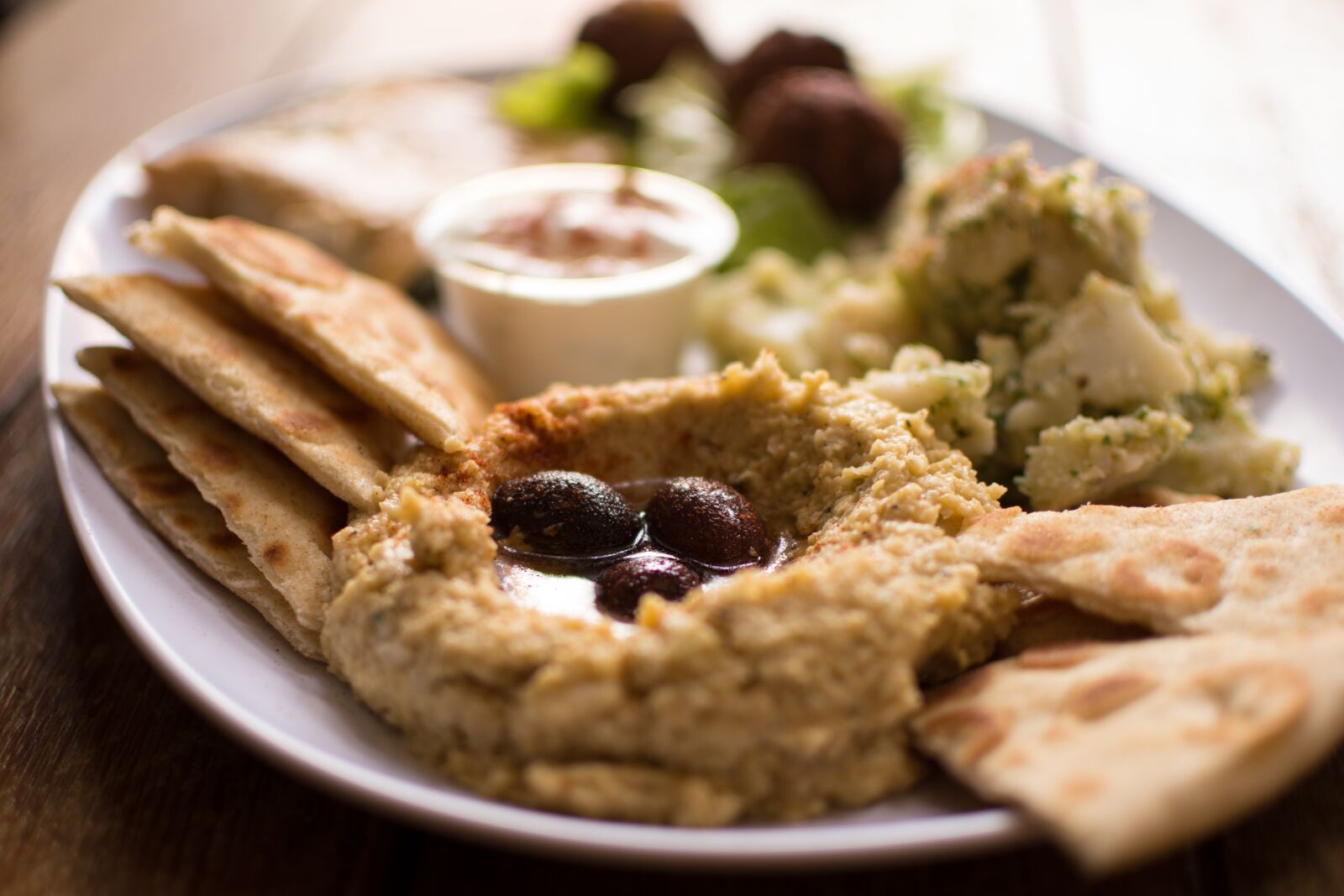 Nikon D7200 sample photo. Hummus, falafel, authentic greek photography