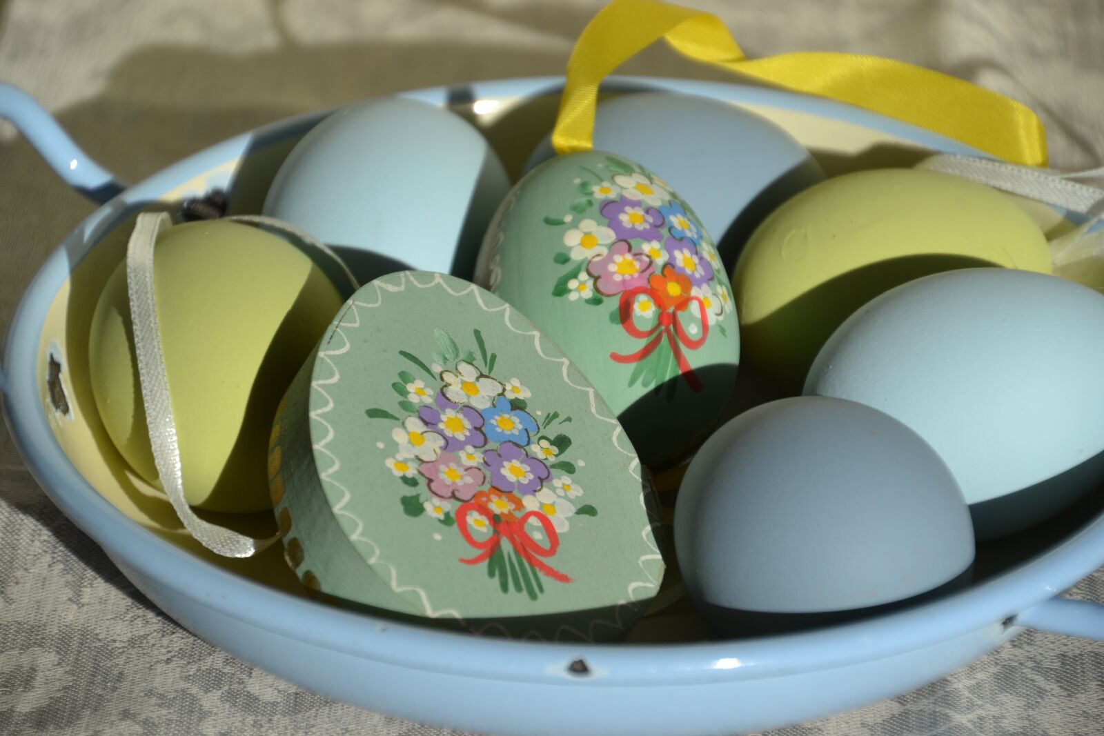 Nikon D3100 sample photo. Egg, painted, easter photography